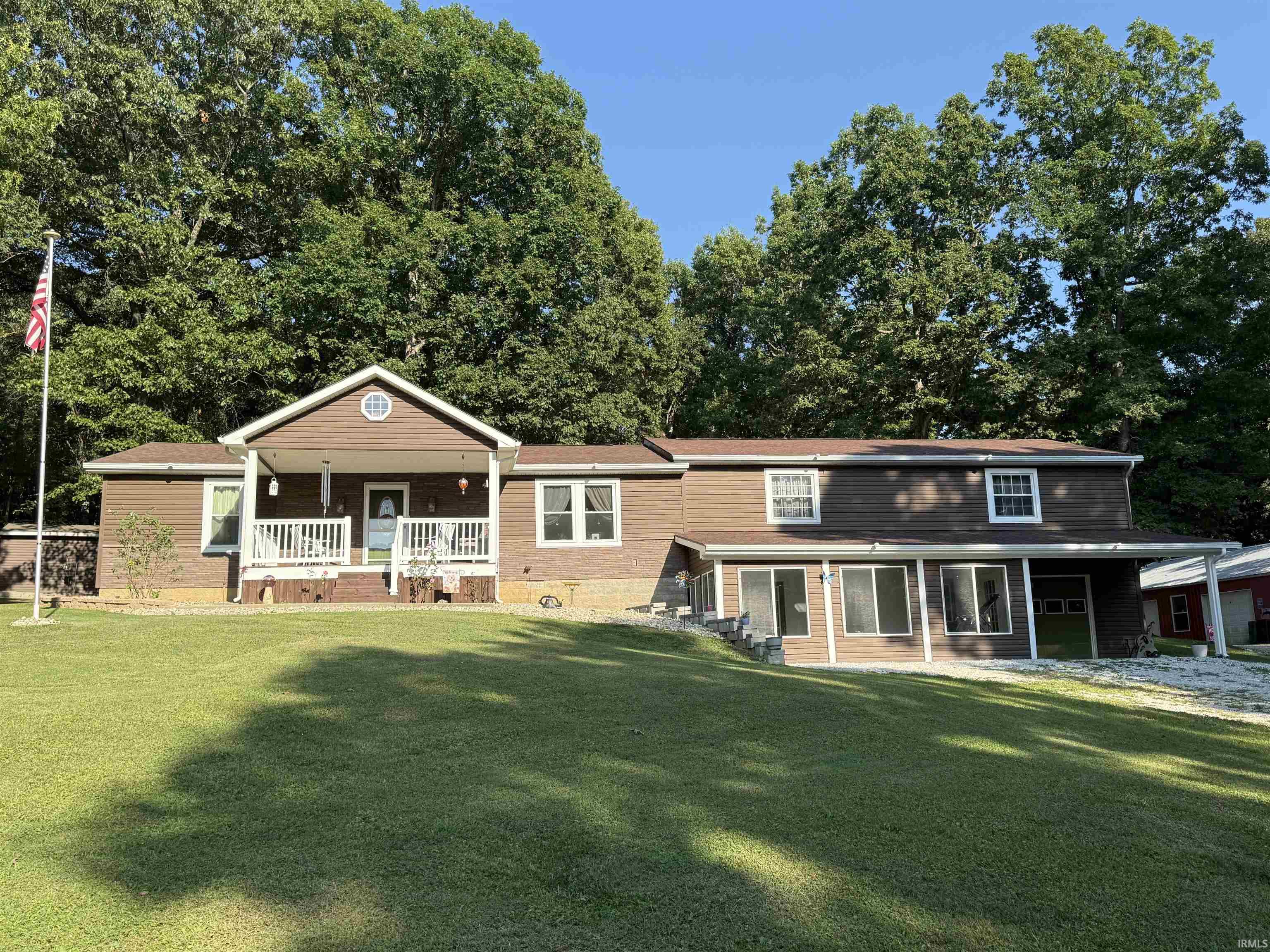 200 Woodhill Lane Property Photo 1
