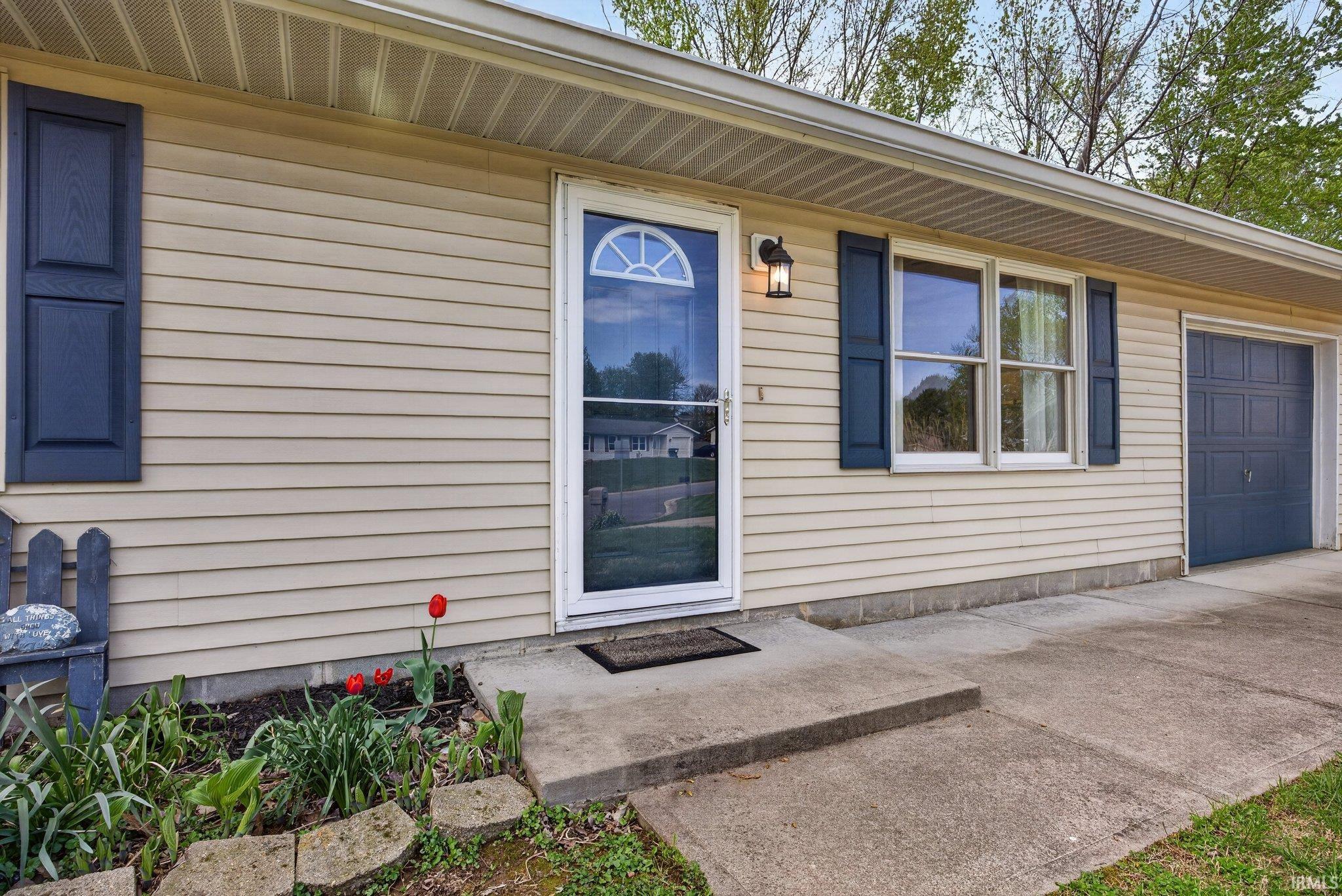 433 S Tulip Tree Court Property Photo 1