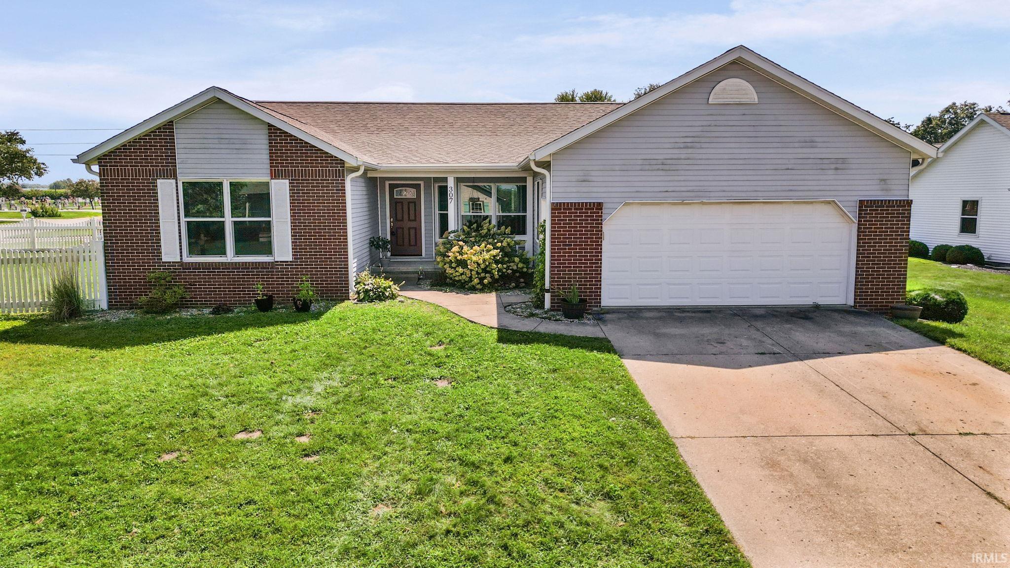 307 N Maude Drive E Property Photo 1