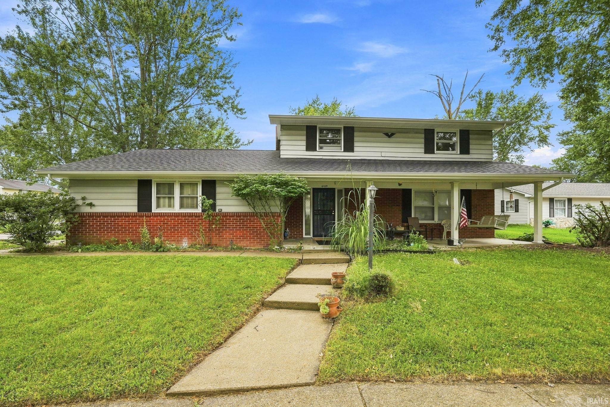 6109 Graymoor Lane Property Photo 1