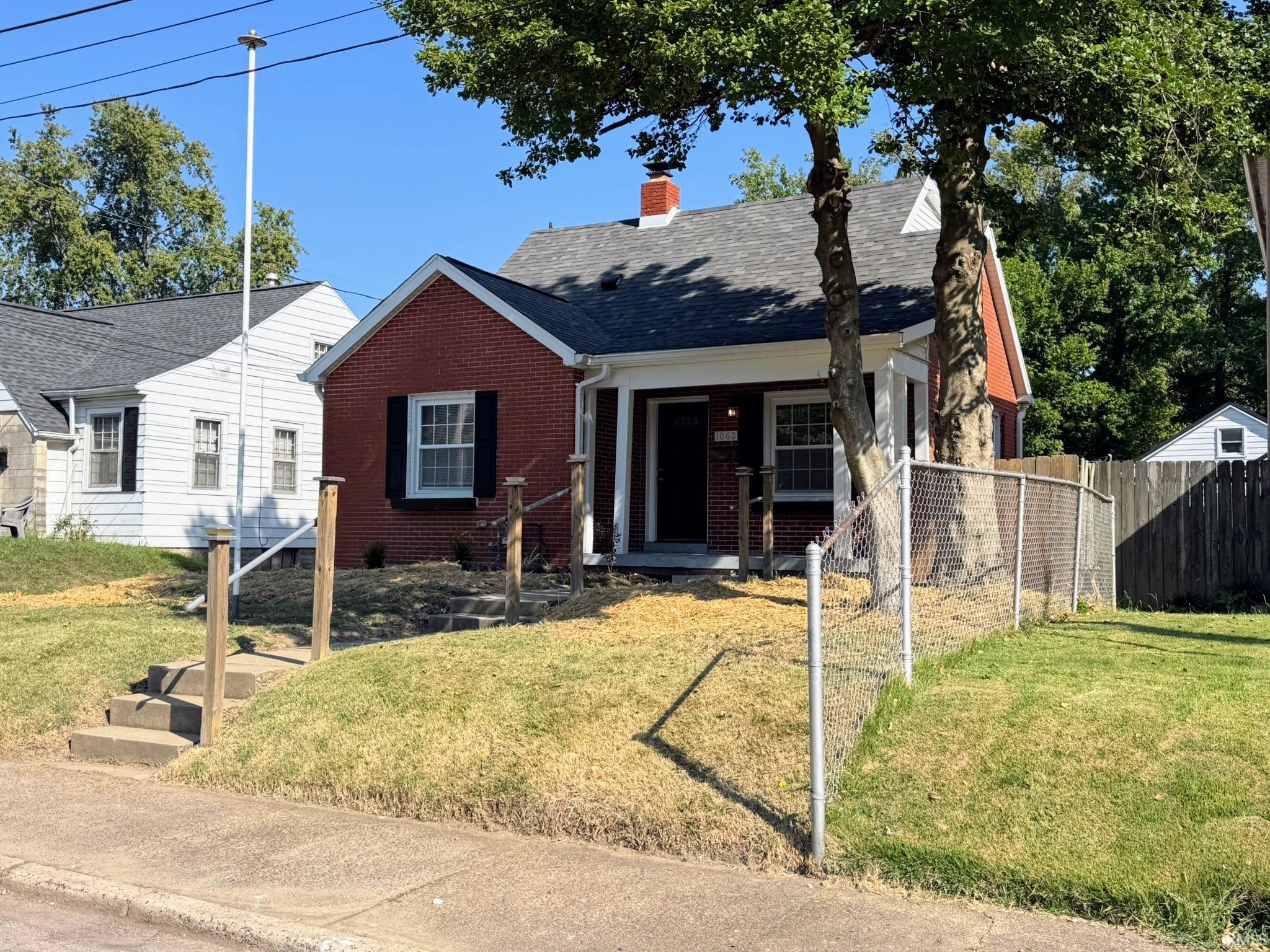1062 Waggoner Avenue Property Photo 1
