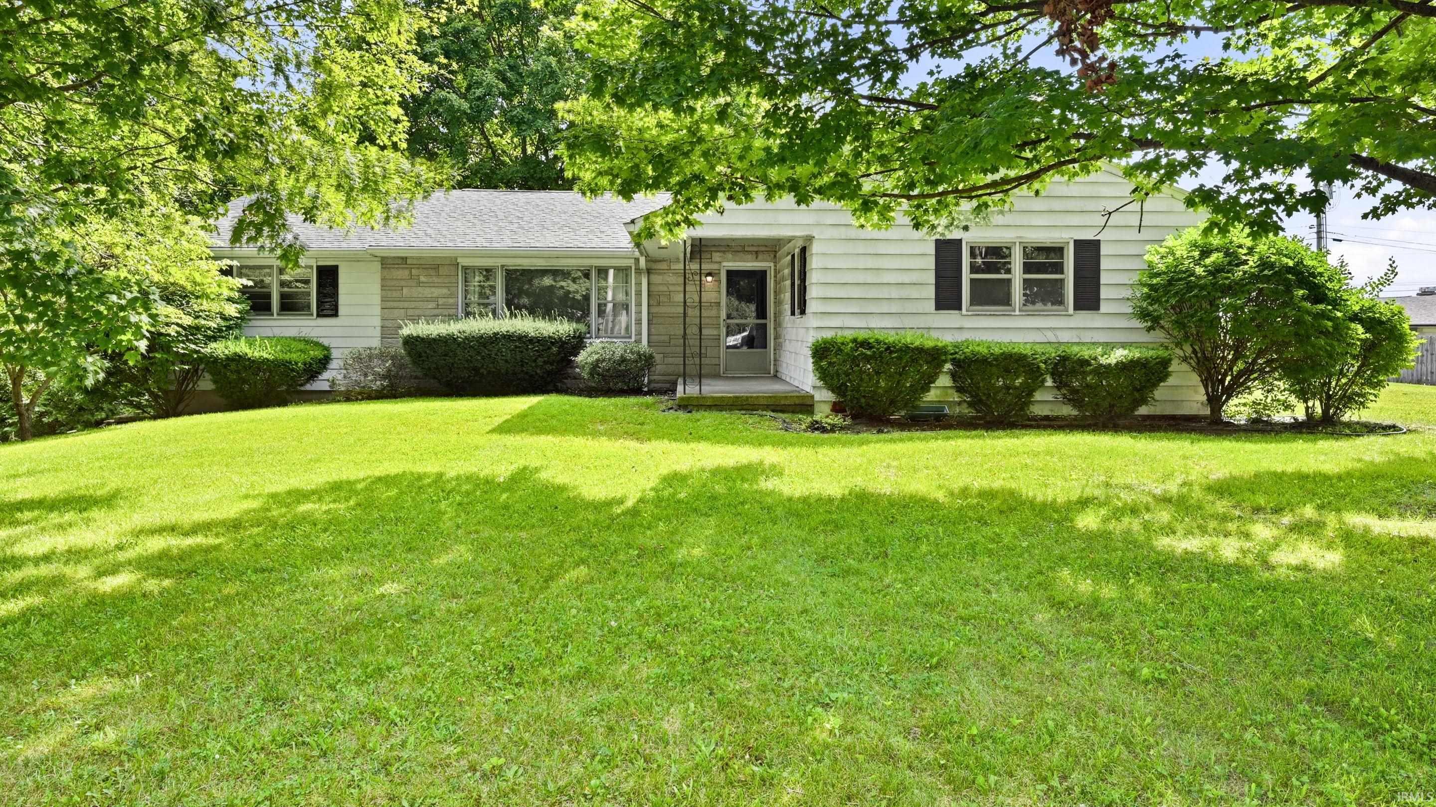 3198 S Crestview Drive Property Photo 1