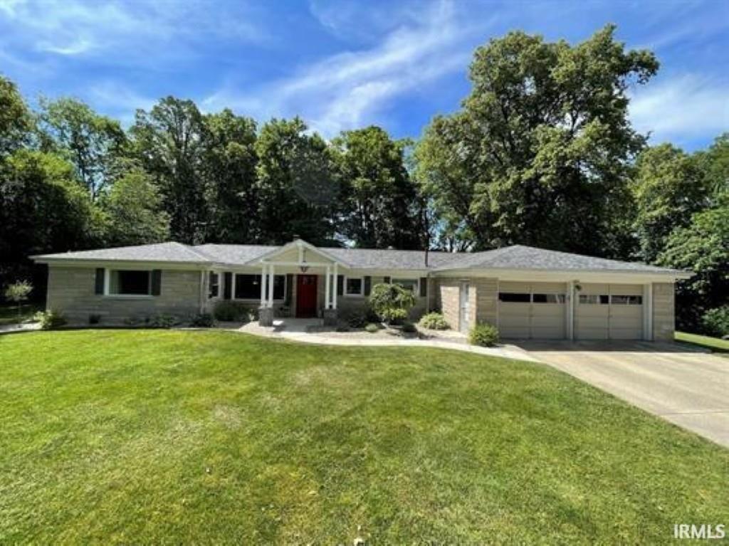 2712 E Fairoaks Drive Property Photo 1