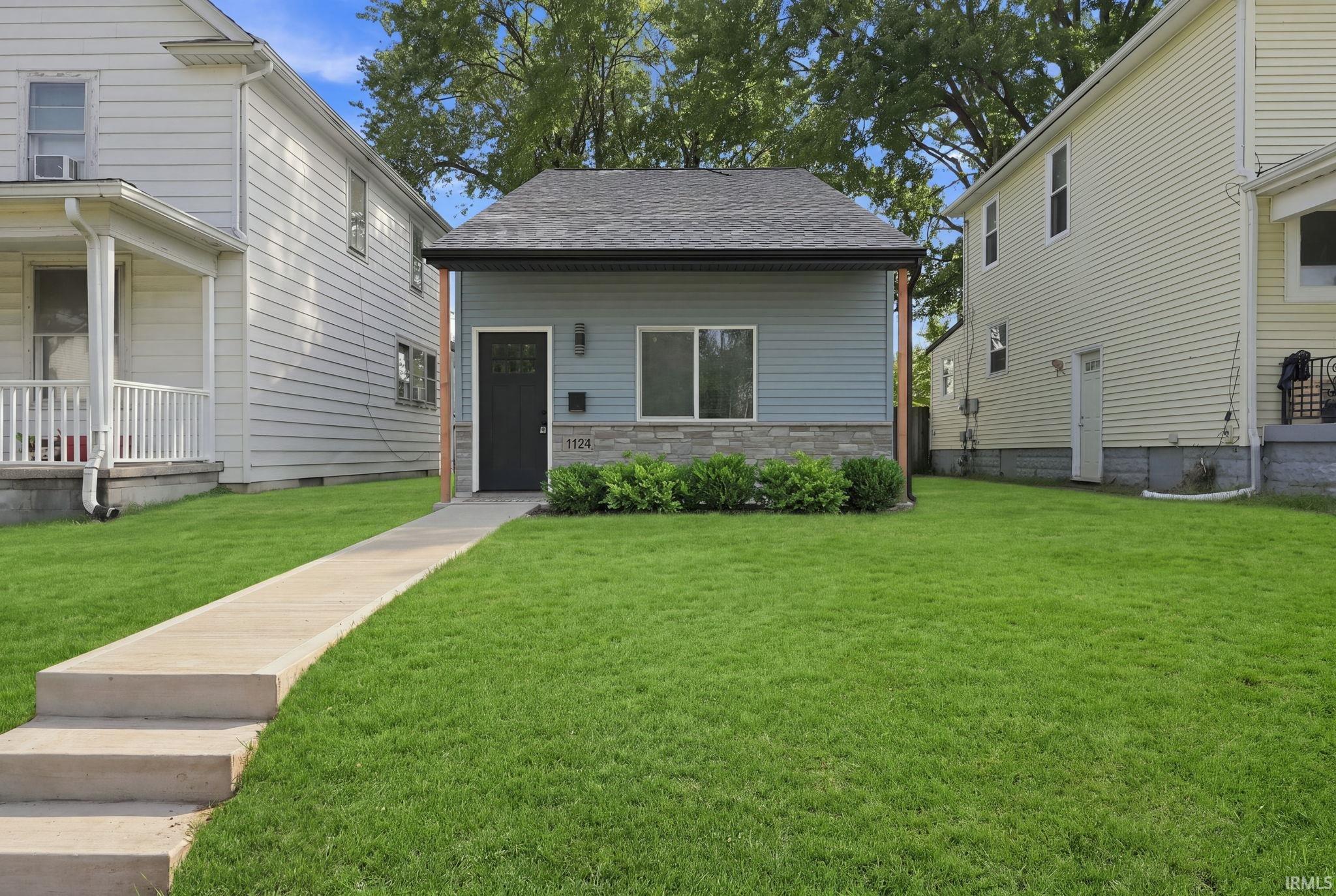 1124 Hugh Street Property Photo 1