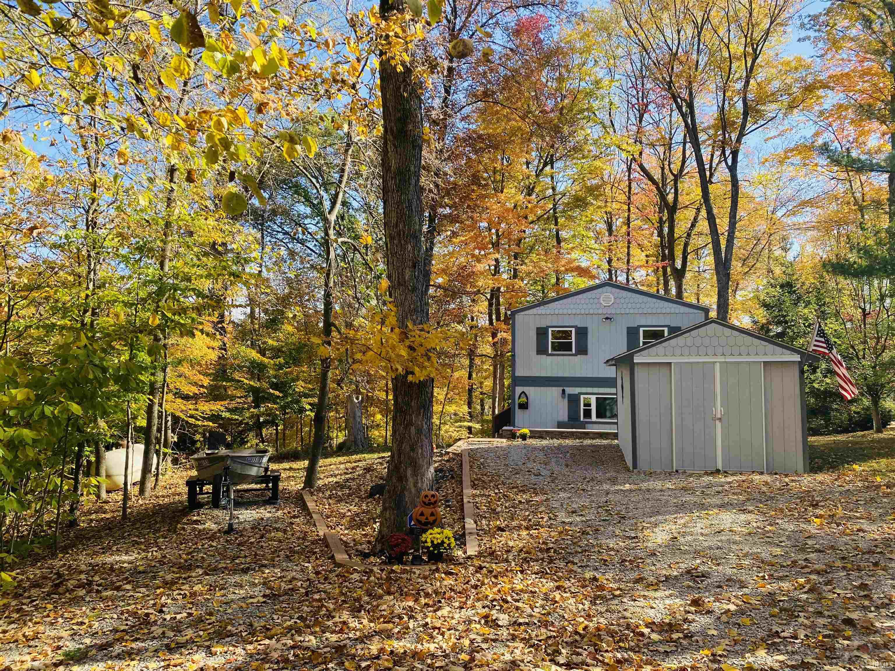 8031 Center Lake Road Property Photo 1