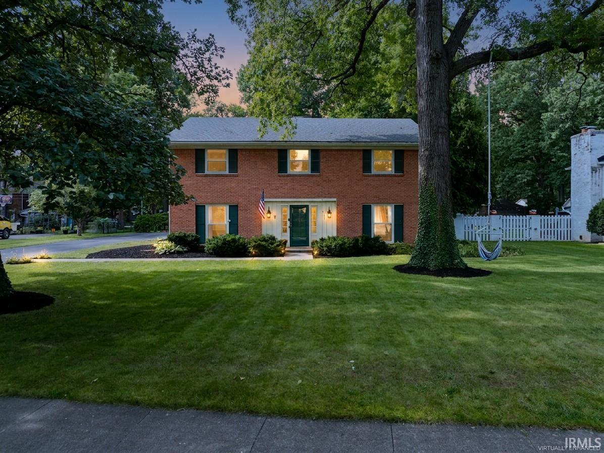 2705 W Twickingham Drive Property Photo 1