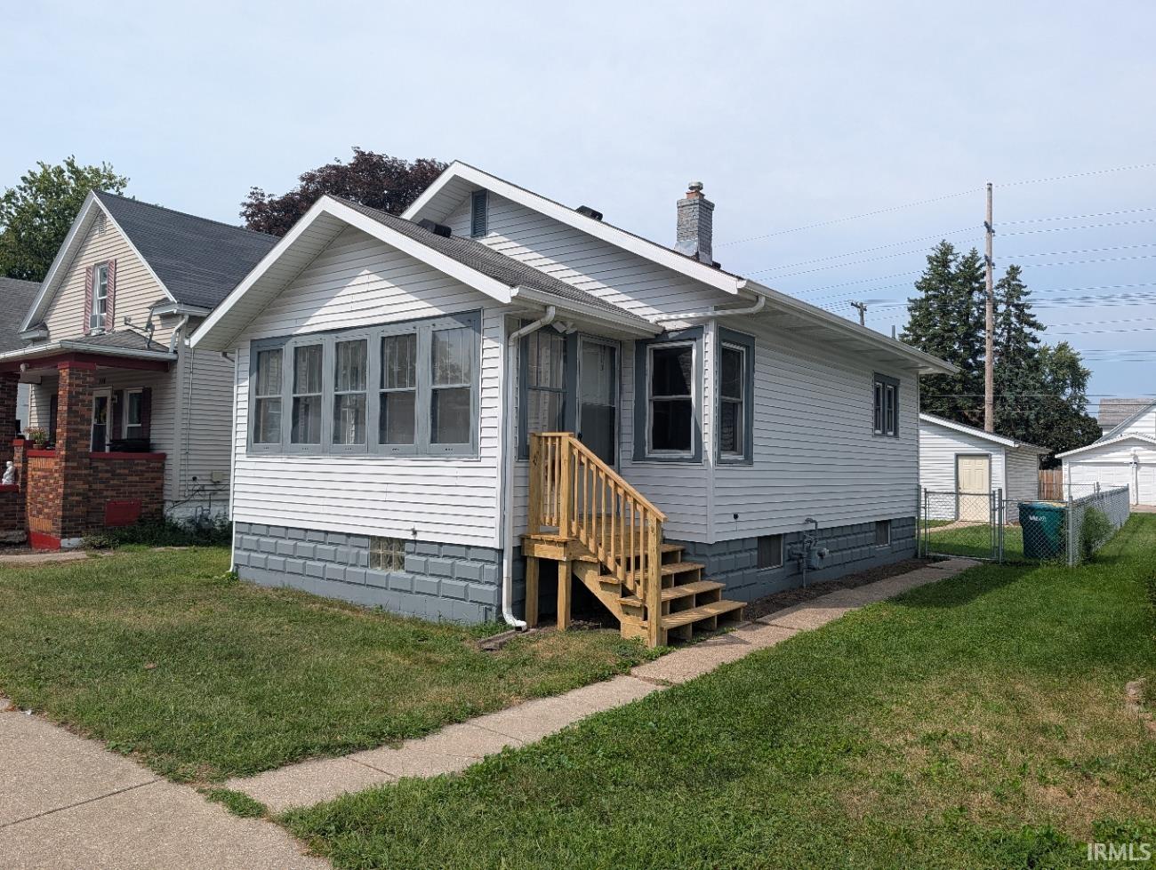 122 E 13th Street Property Photo 1