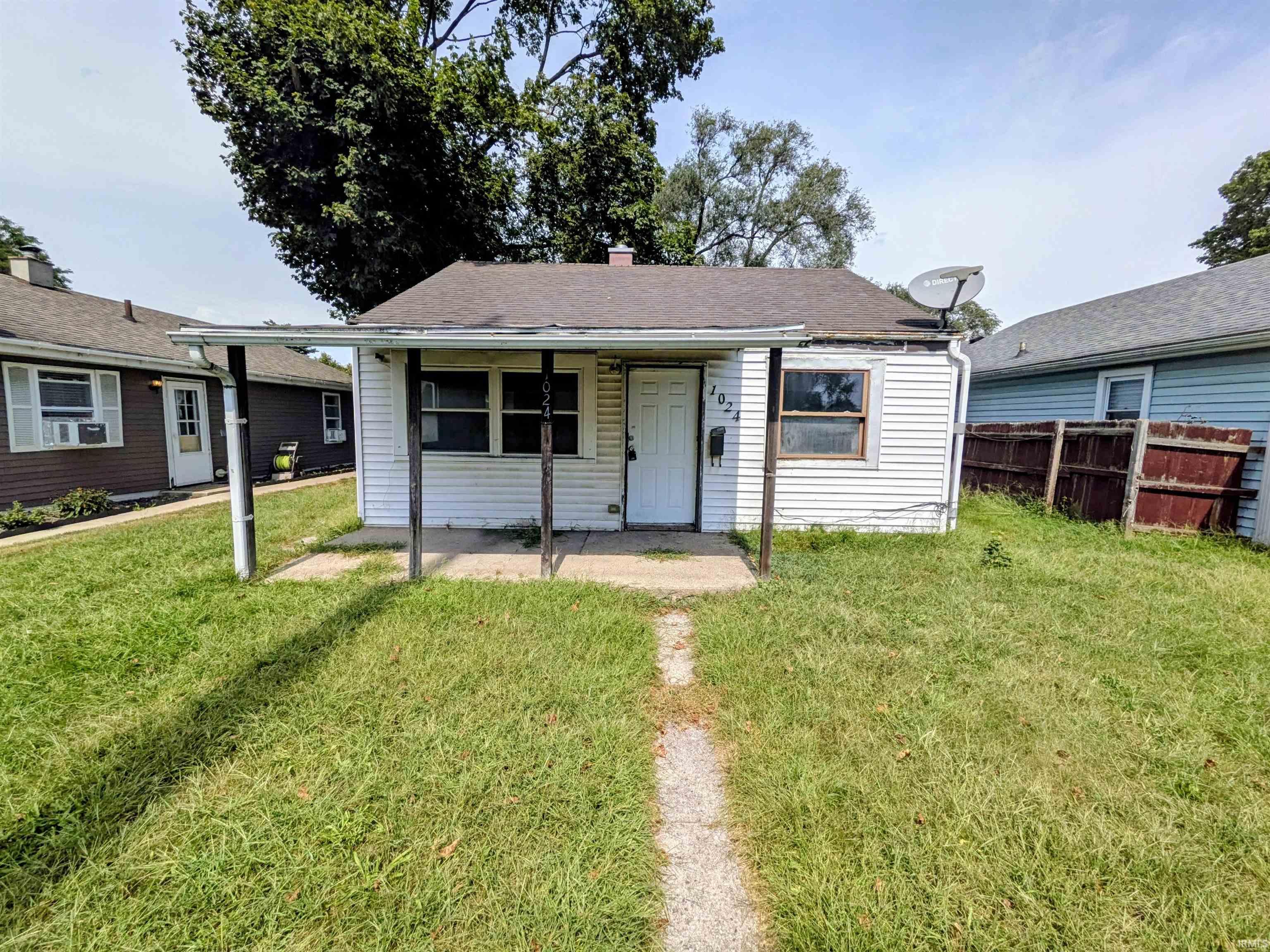 1024 W Lusher Avenue Property Photo 1