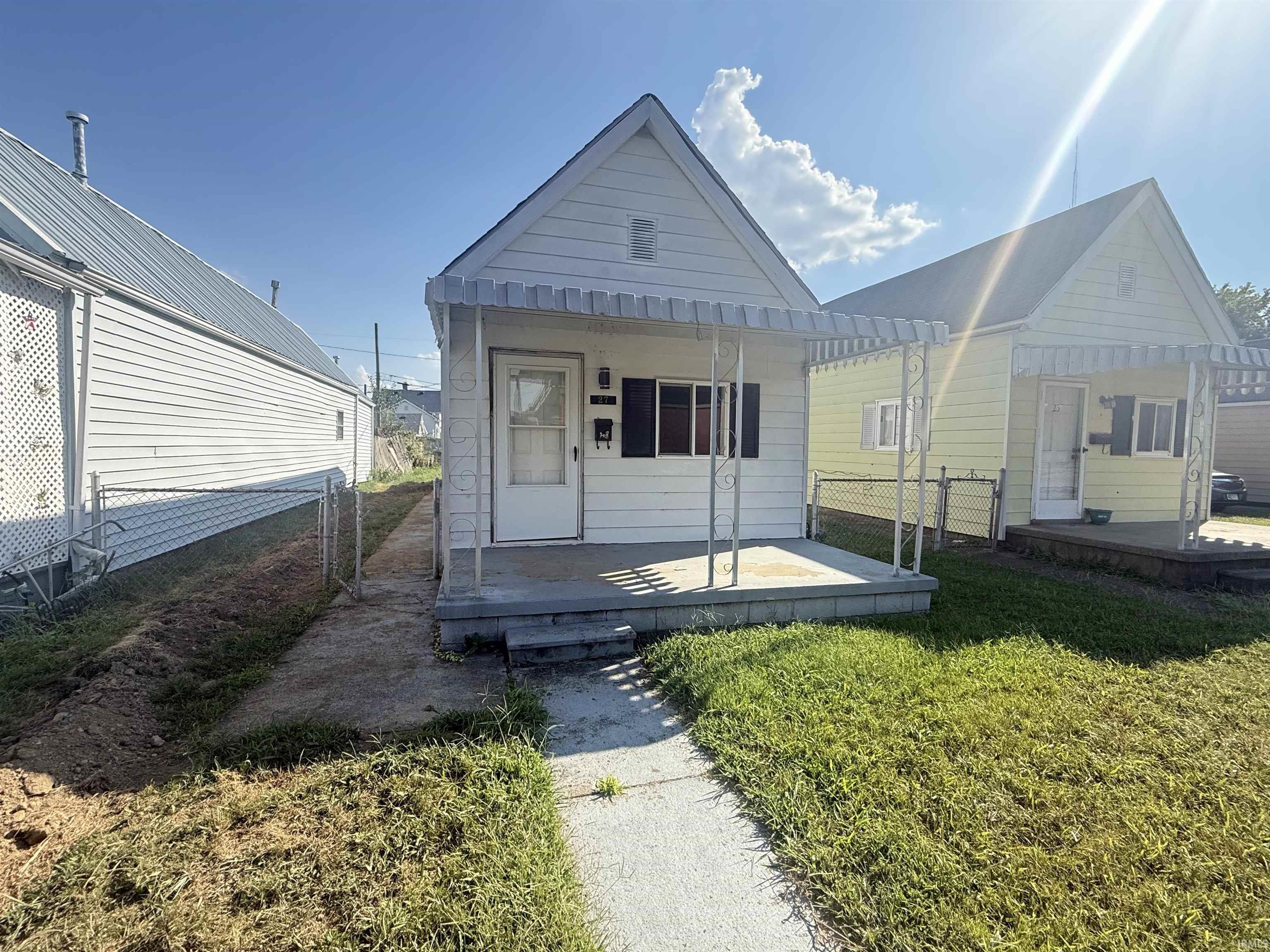 27 E Morgan Avenue Property Photo 1
