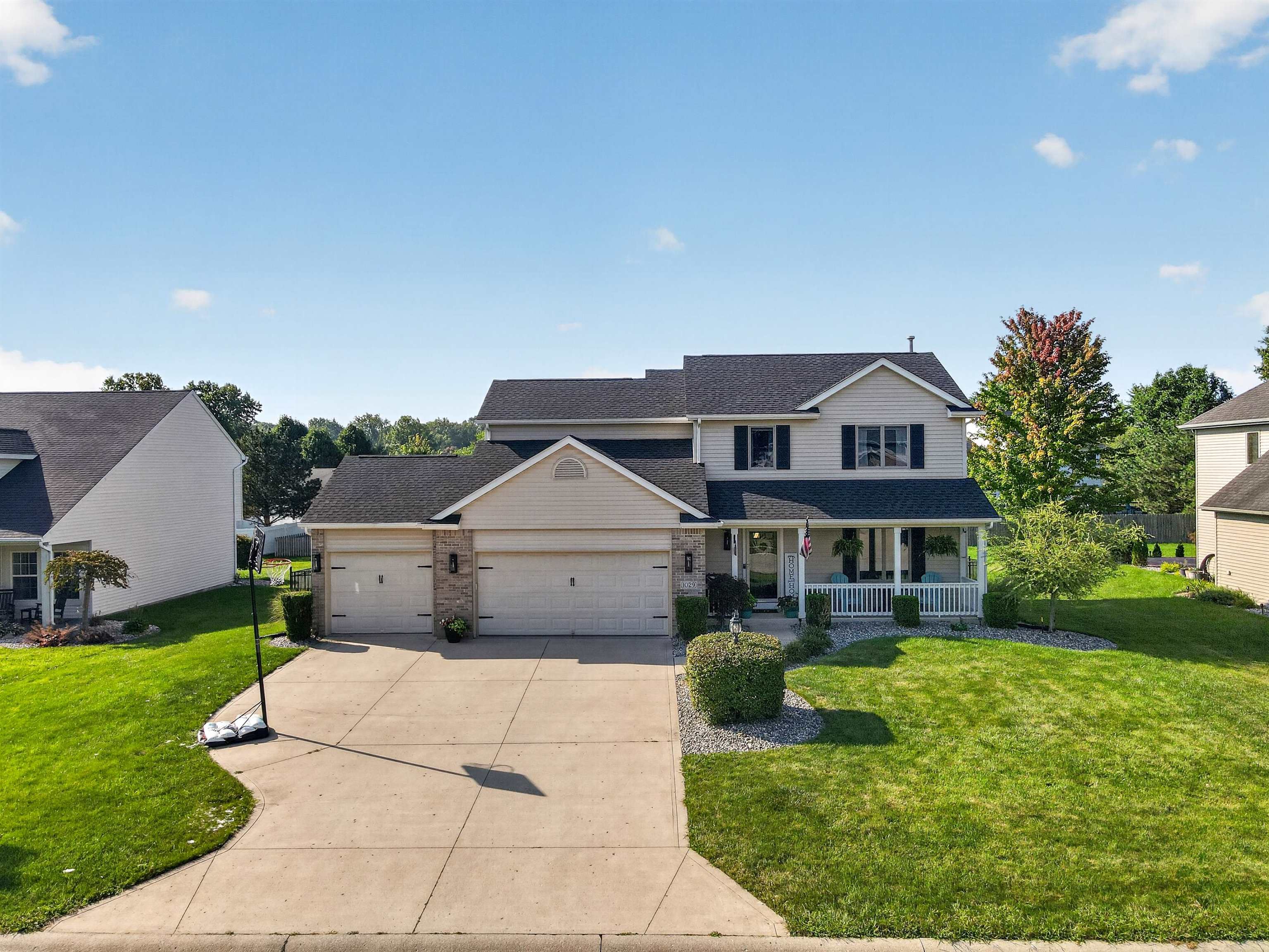 1029 Island Brooks Lane Property Photo 1