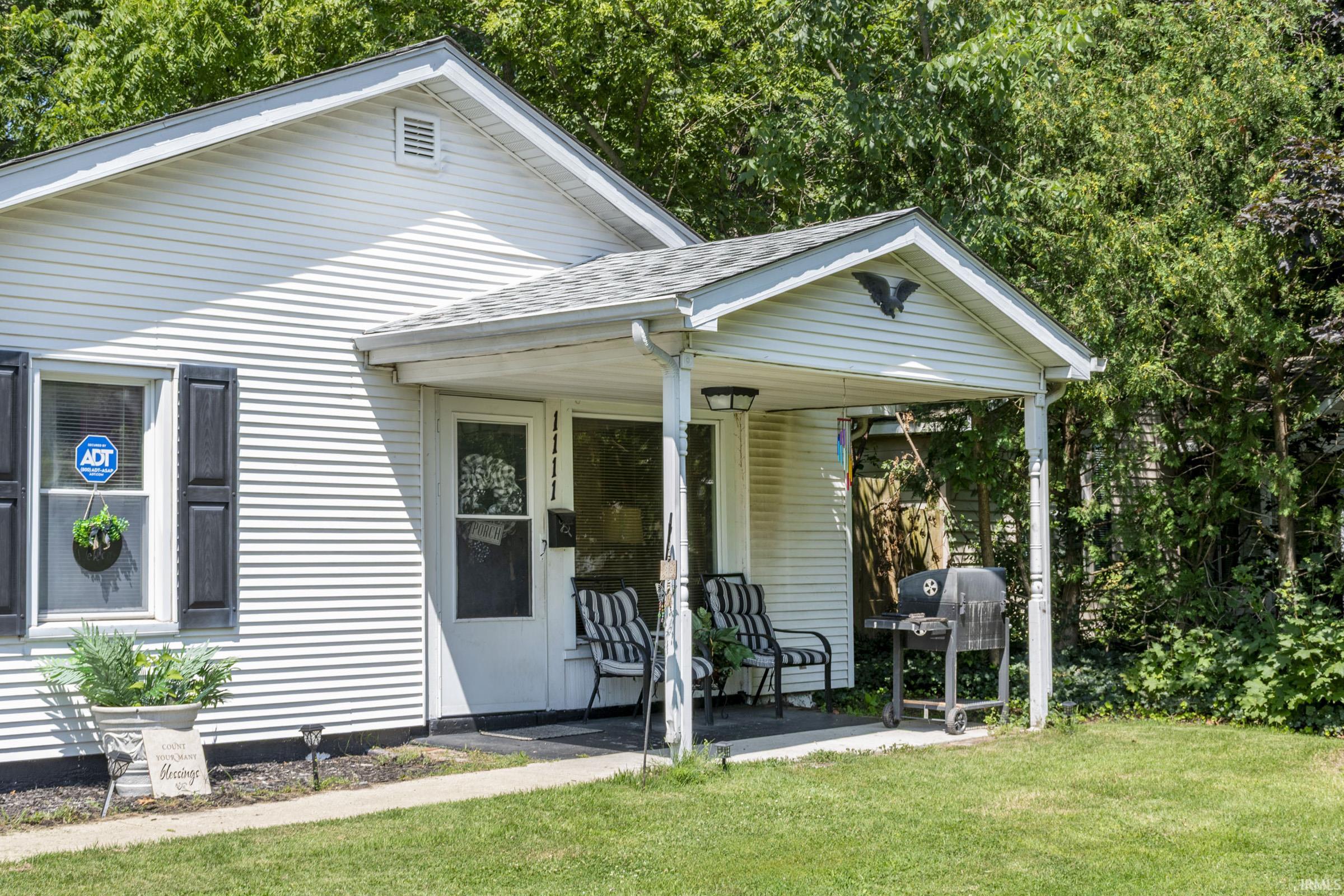 1111 Kinyon Street Property Photo 1