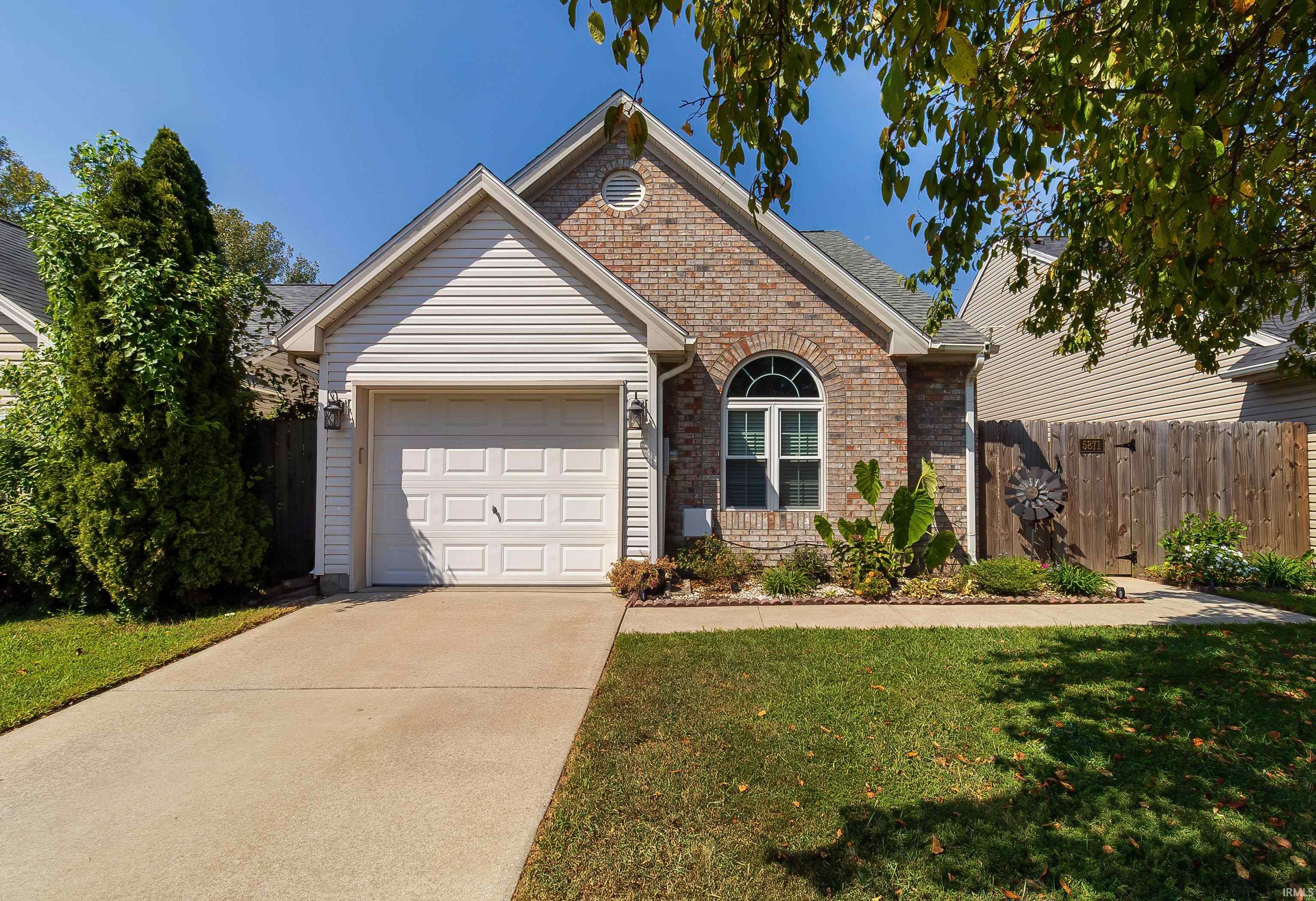 5871 River Walk Circle Property Photo 1