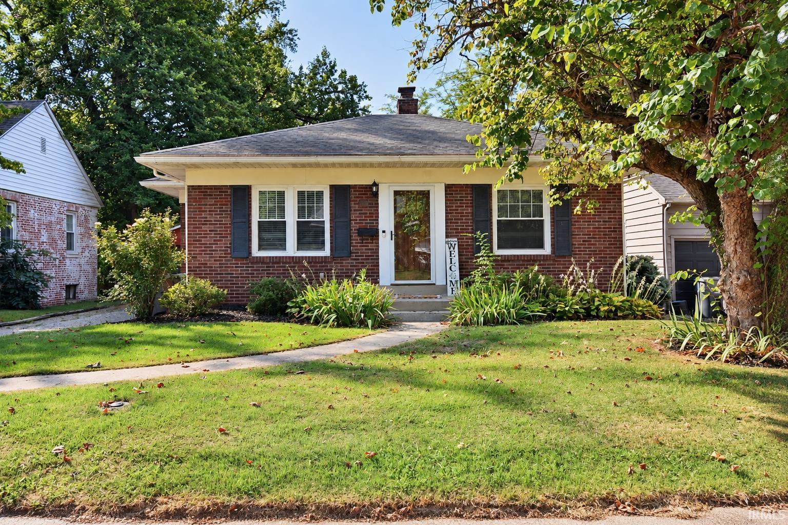 2113 E Chandler Avenue Property Photo 1