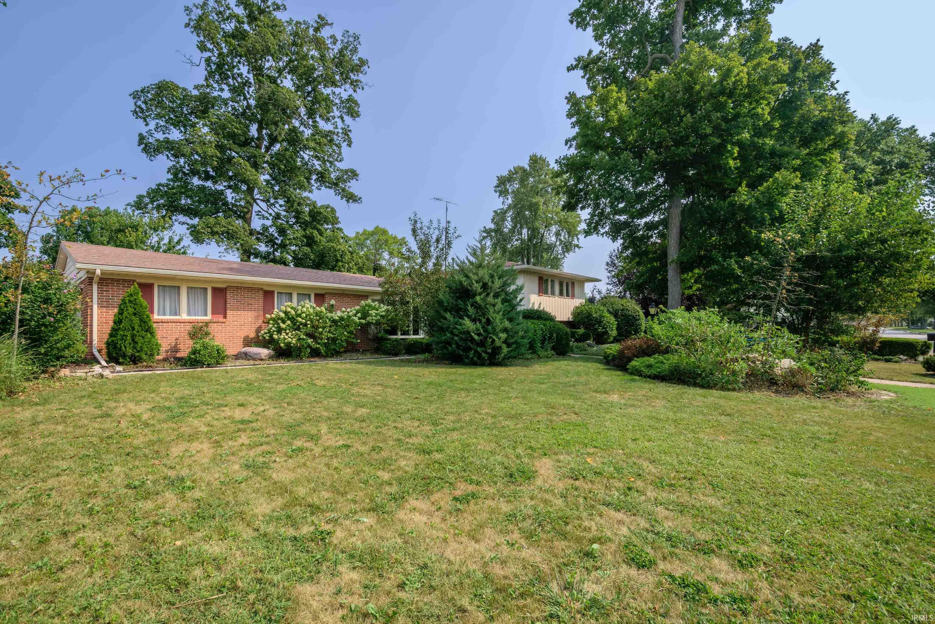 2308 W Purdue Avenue Property Photo 1