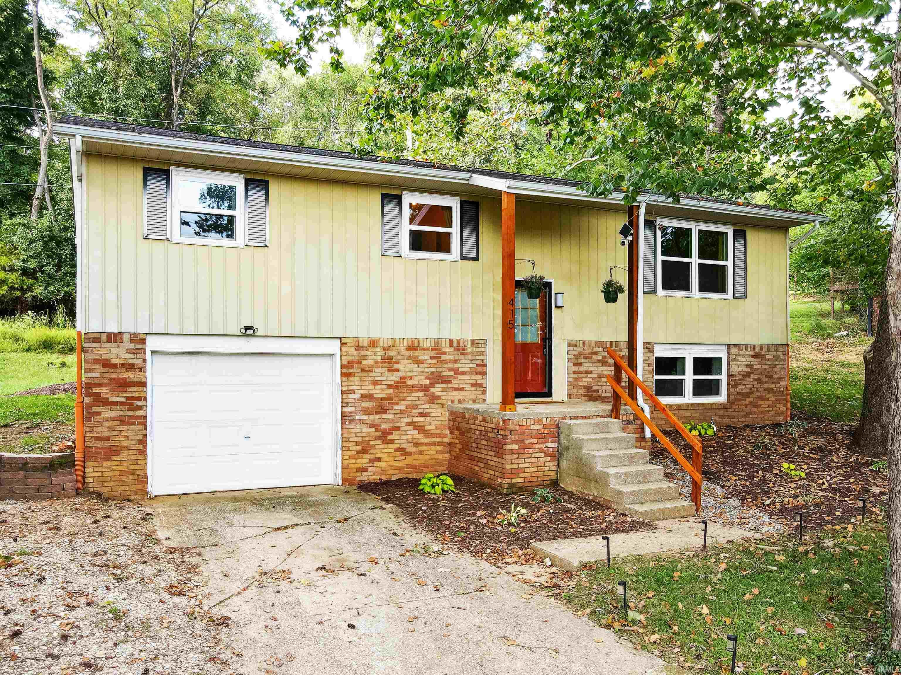 415 N Chandler Drive Property Photo 1