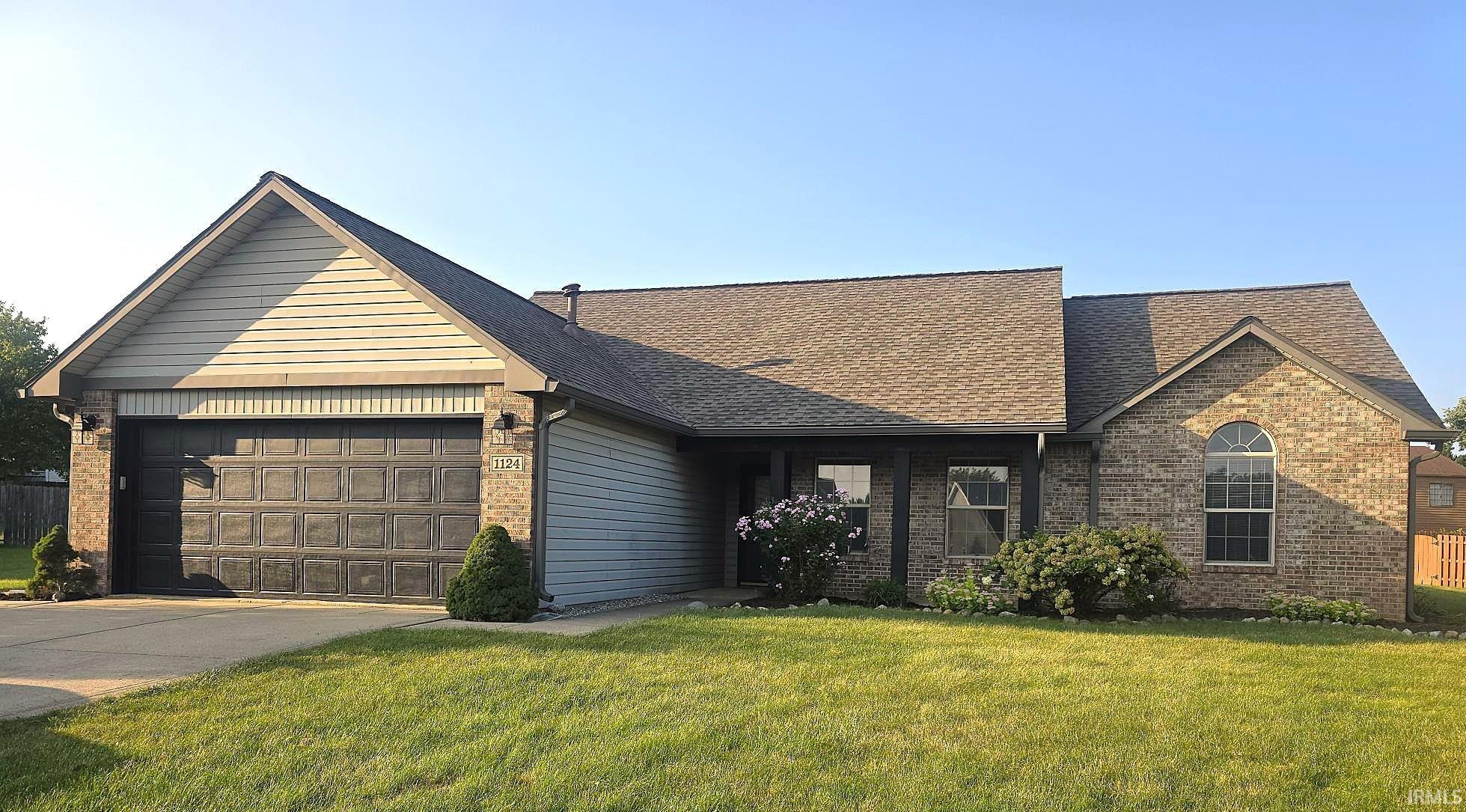 1124 Robin Court Property Photo 1