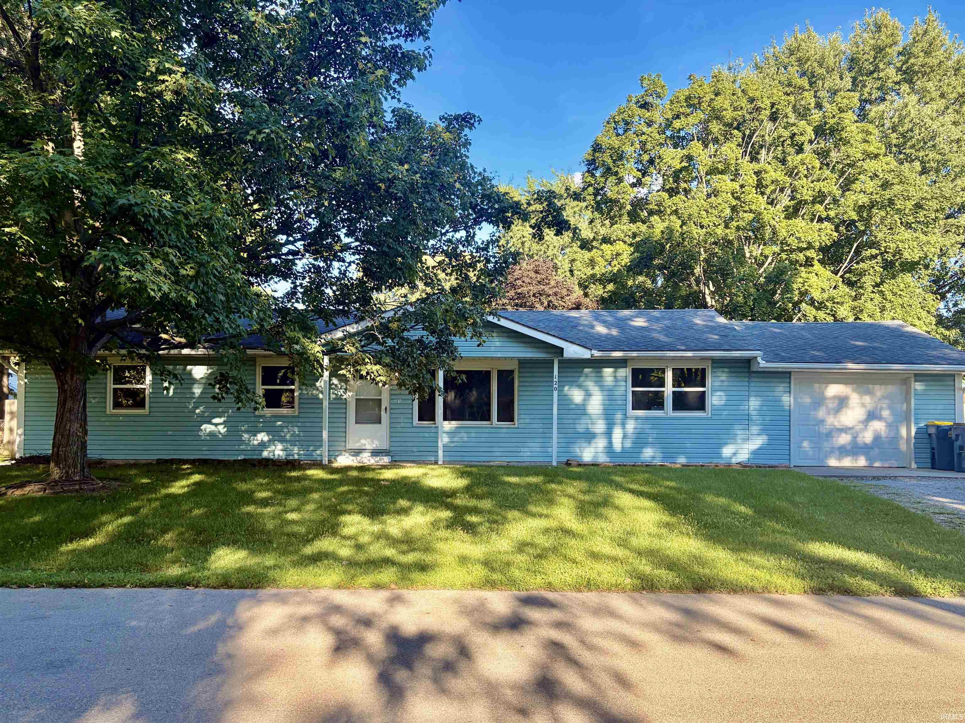 120 Maxine Drive Property Photo 1