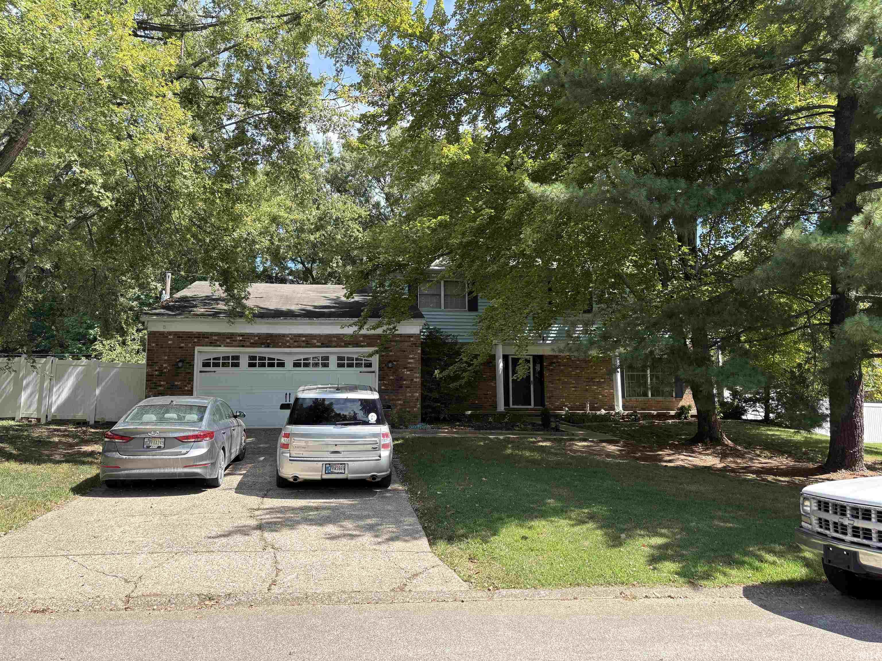 5200 Landview Drive Property Photo 1