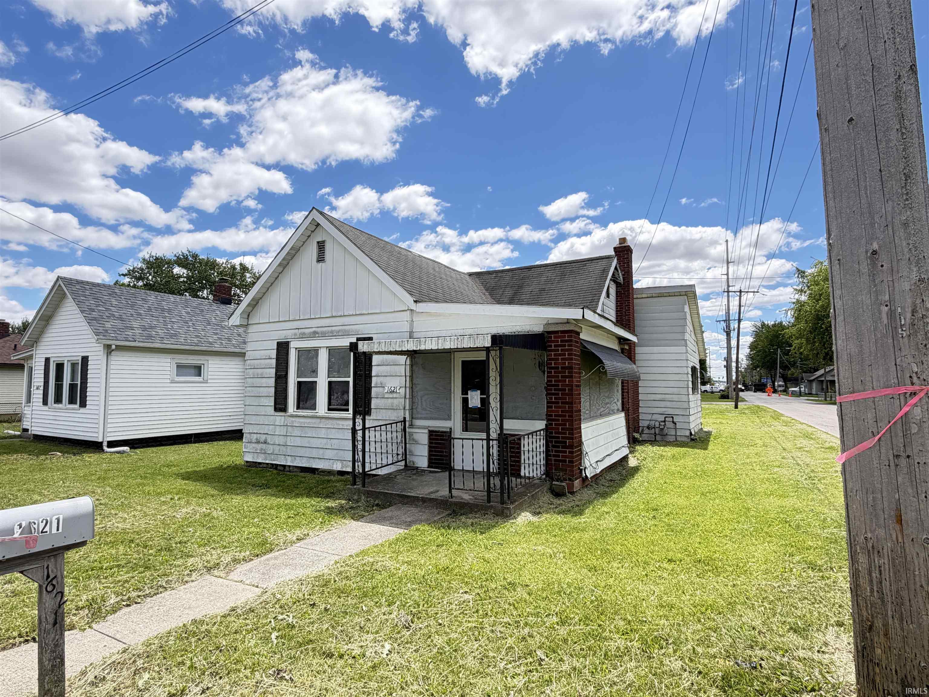 1621 W 16th Street Property Photo 1