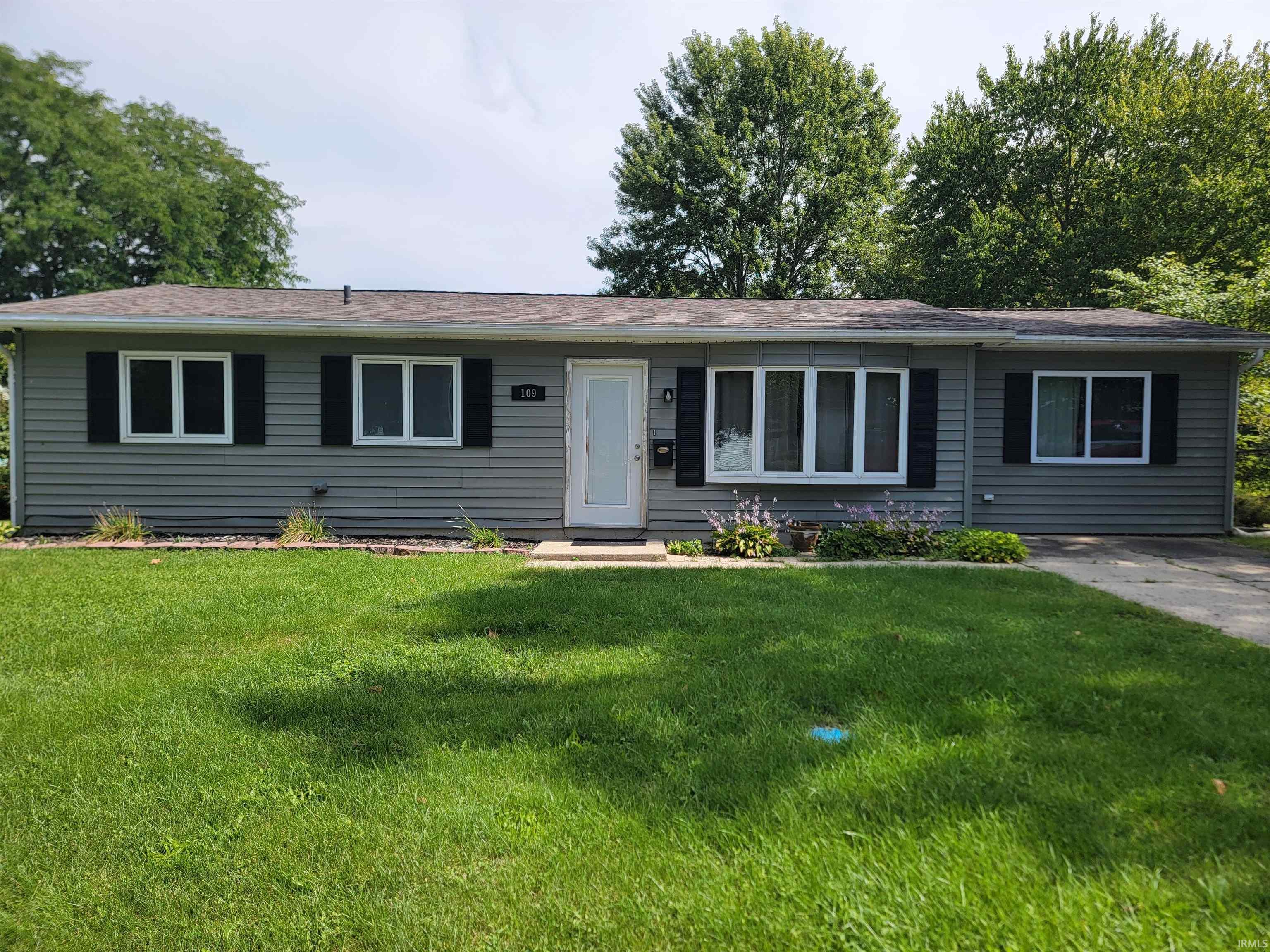 109 Maxton Drive Property Photo 1