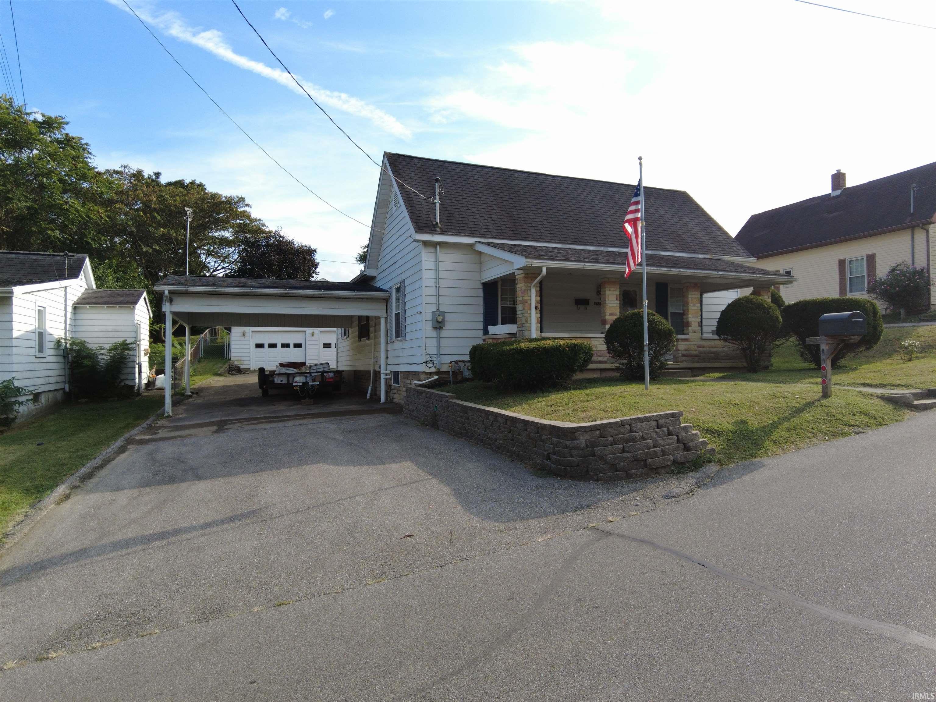 1736 25th Street Property Photo 1