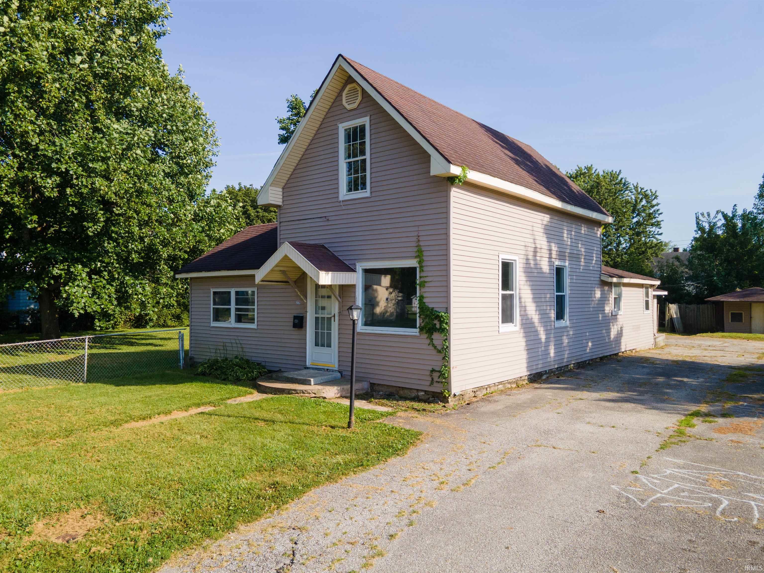 220 E Stephenson Street Property Photo 1