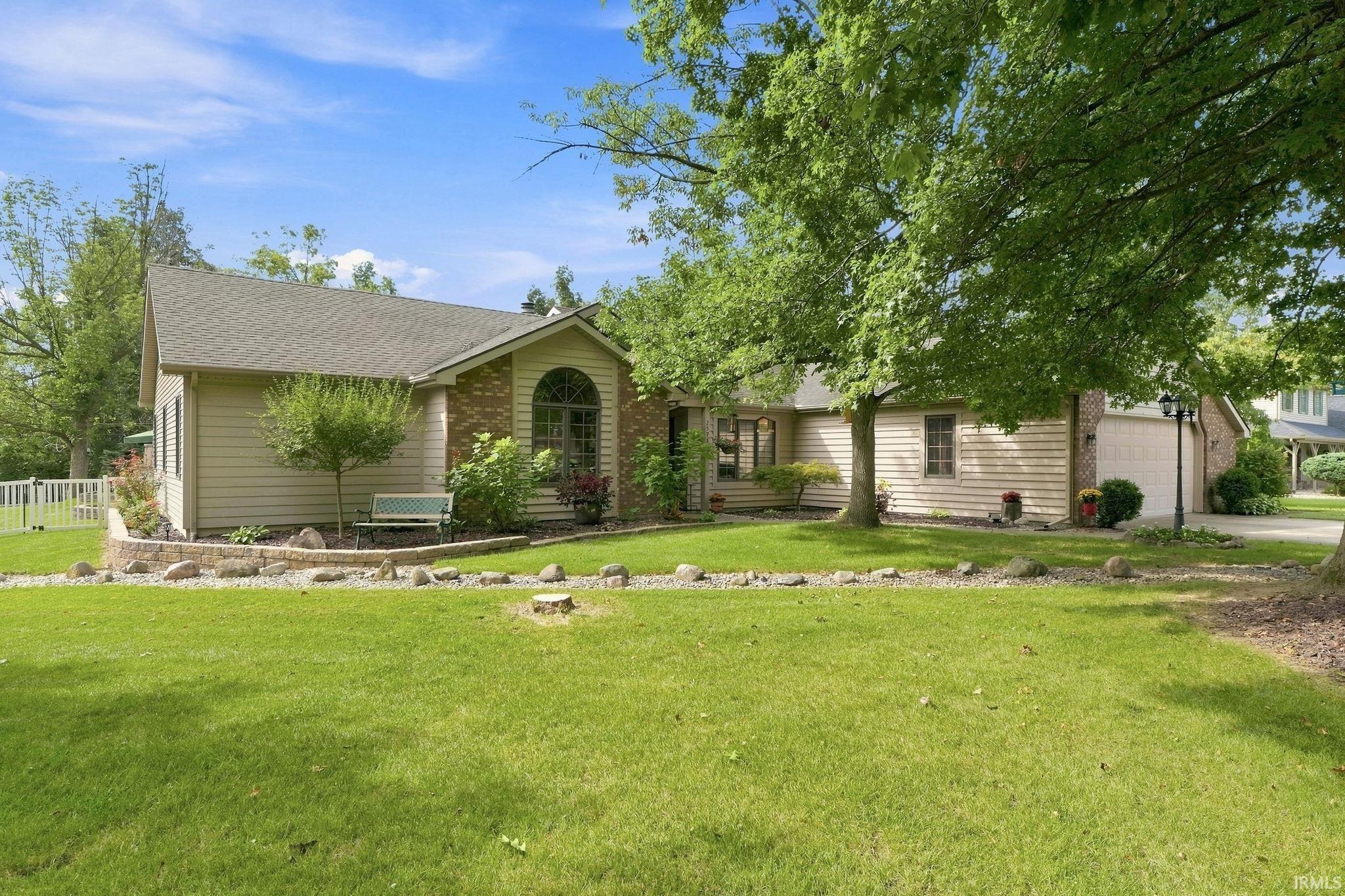 2598 E Maple Drive Property Photo 1
