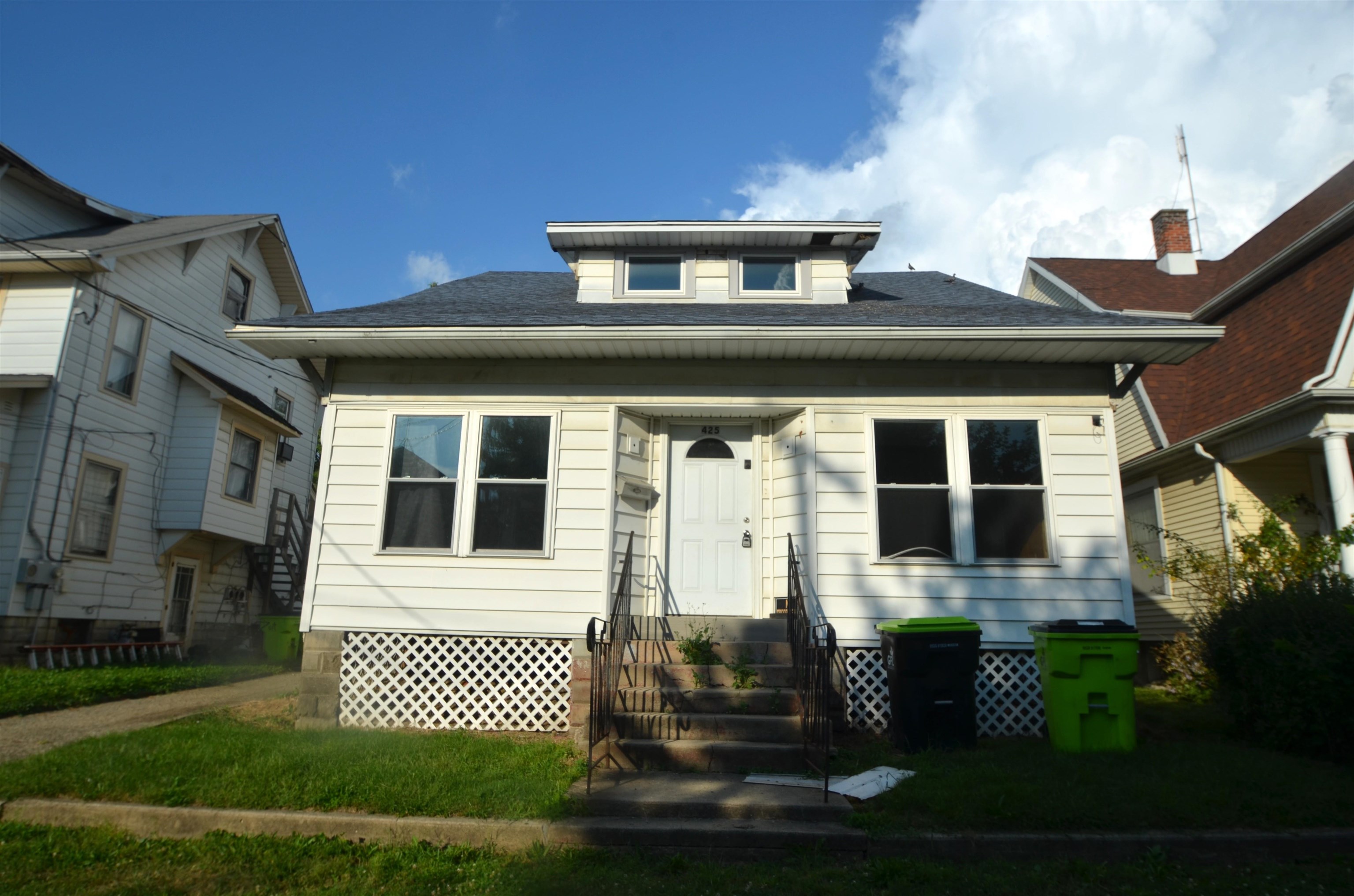 425 Byron Street Property Photo 1