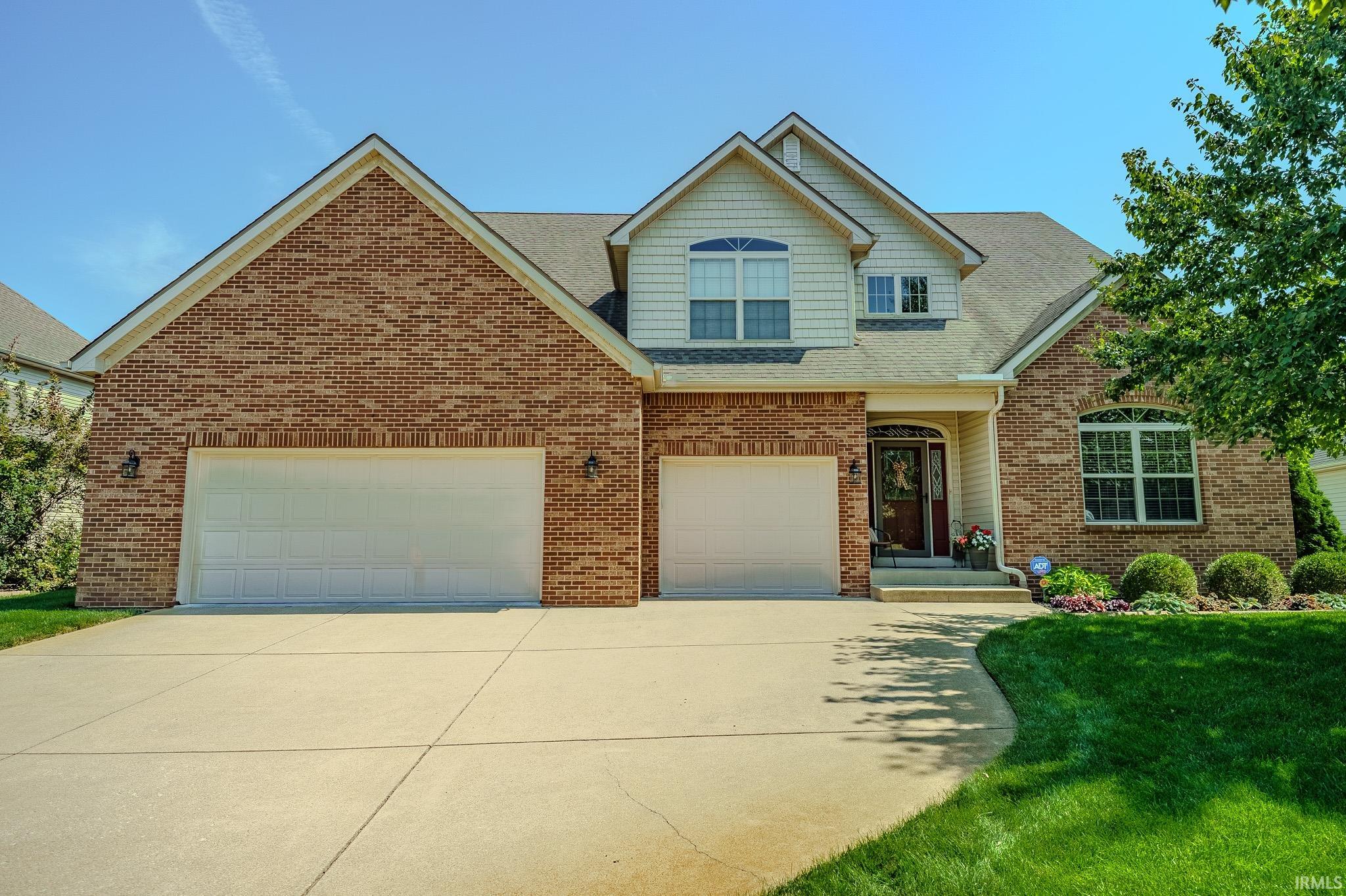 2077 Foxmoor Lane Property Photo 1