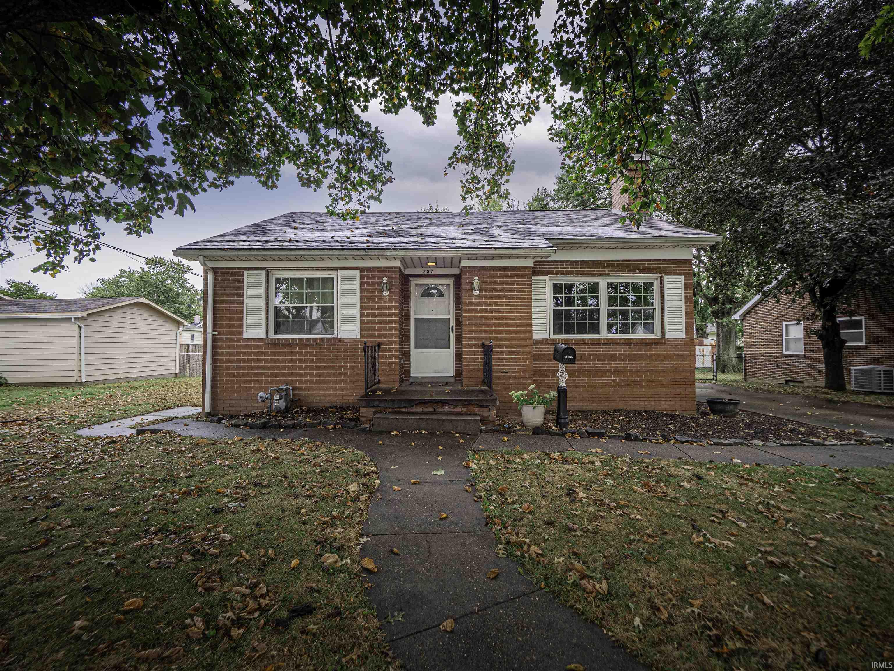 2571 N Evans Avenue Property Photo 1