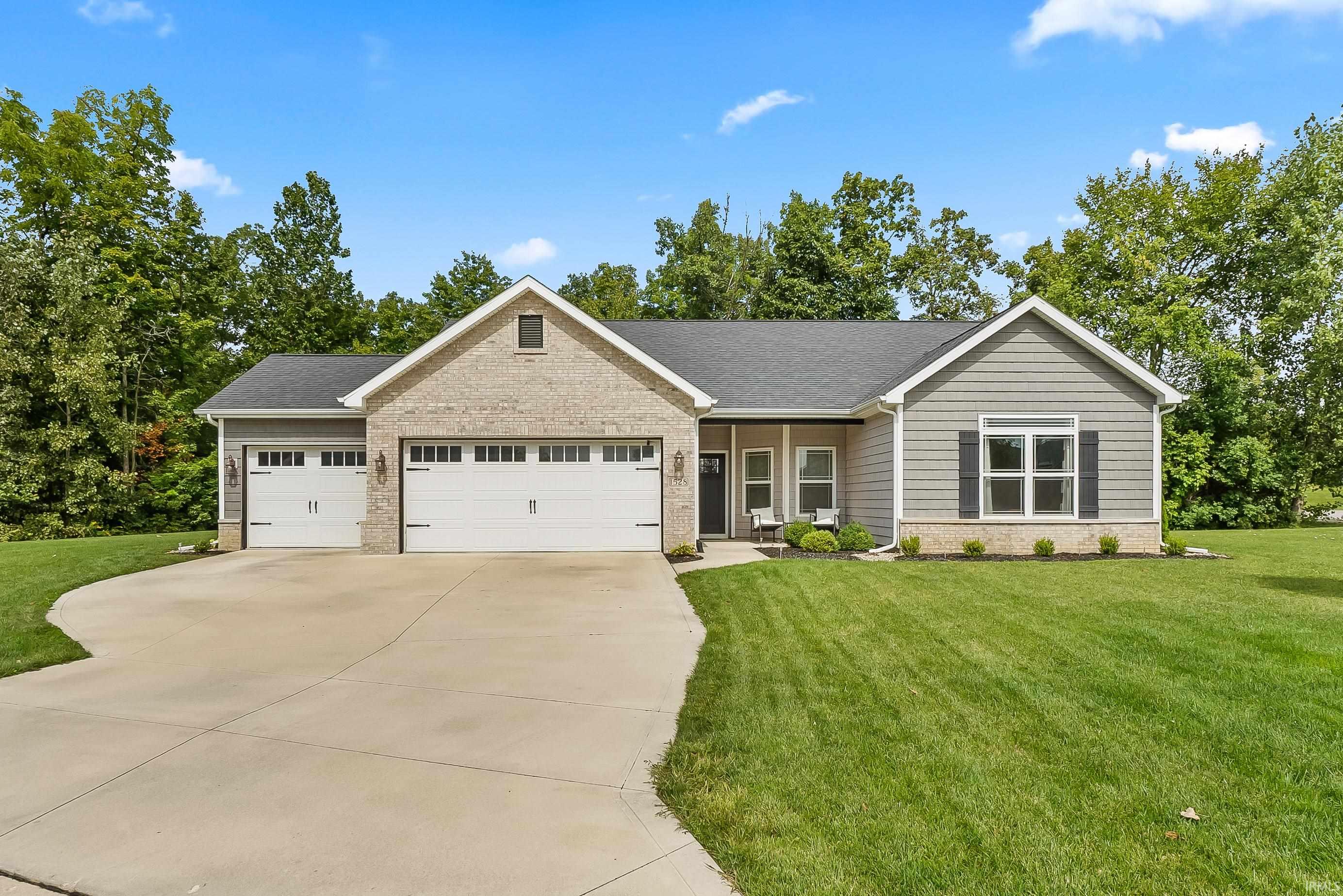 1528 Shavono Cove Property Photo 1