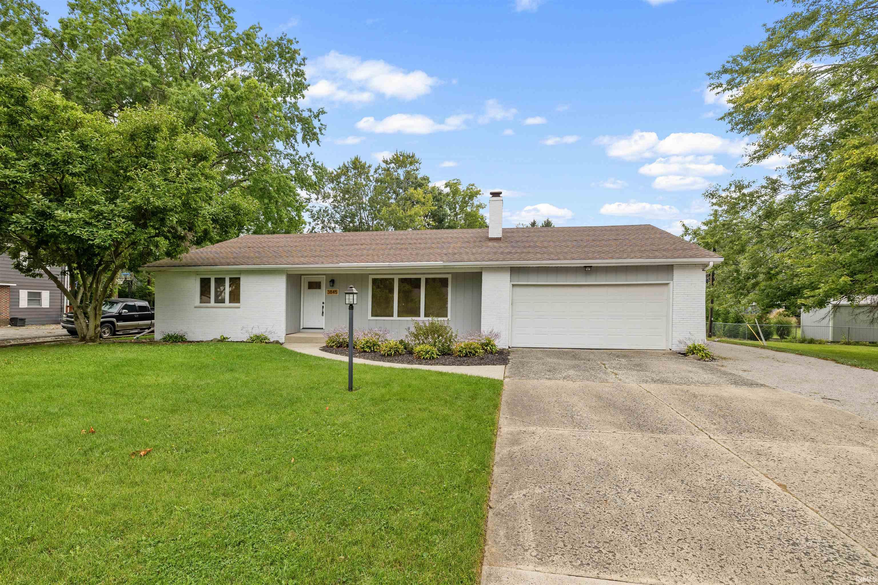 3845 Buesching Drive Property Photo 1