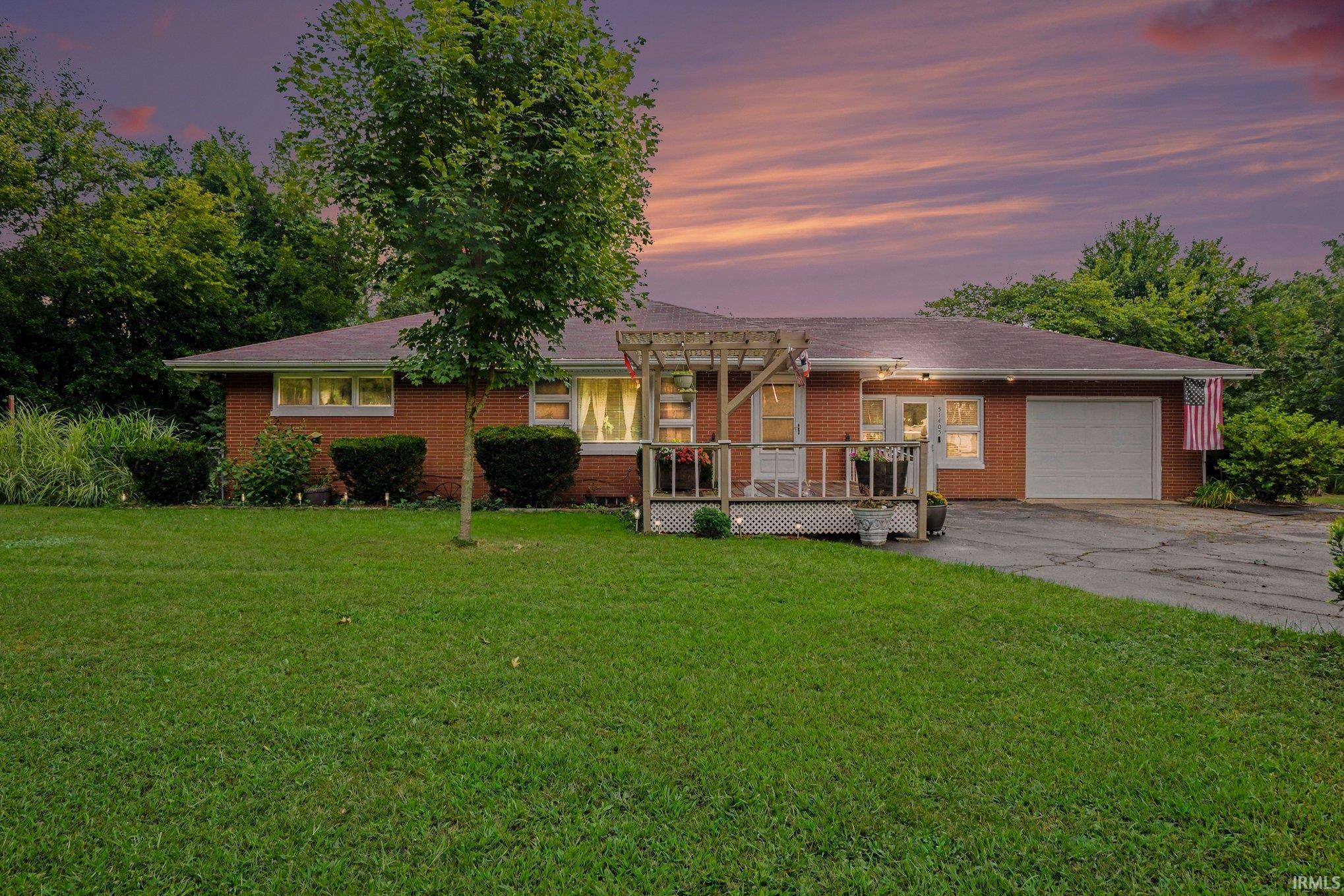 51405 Outer Drive Property Photo 1