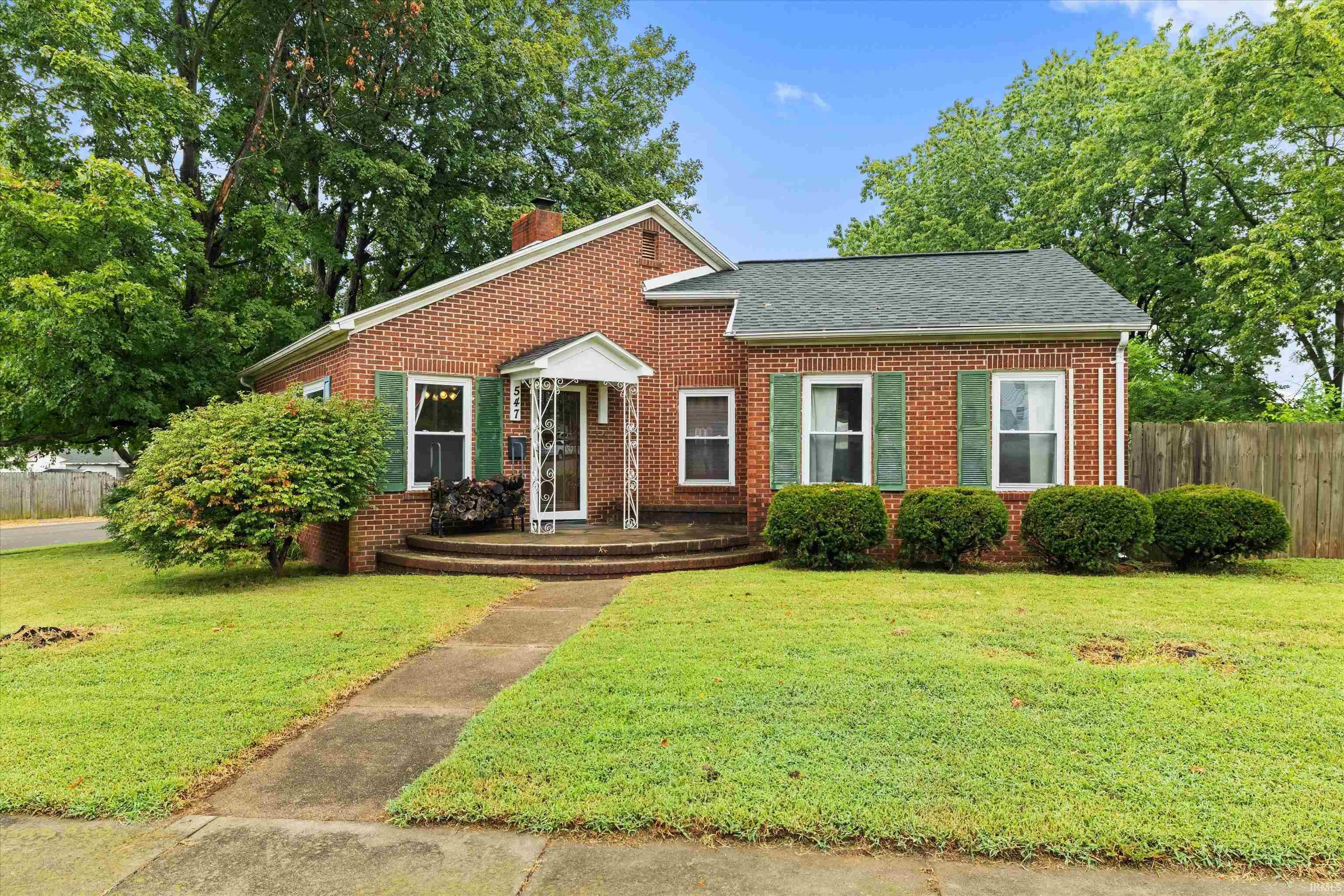 547 Walnut Street Property Photo 1