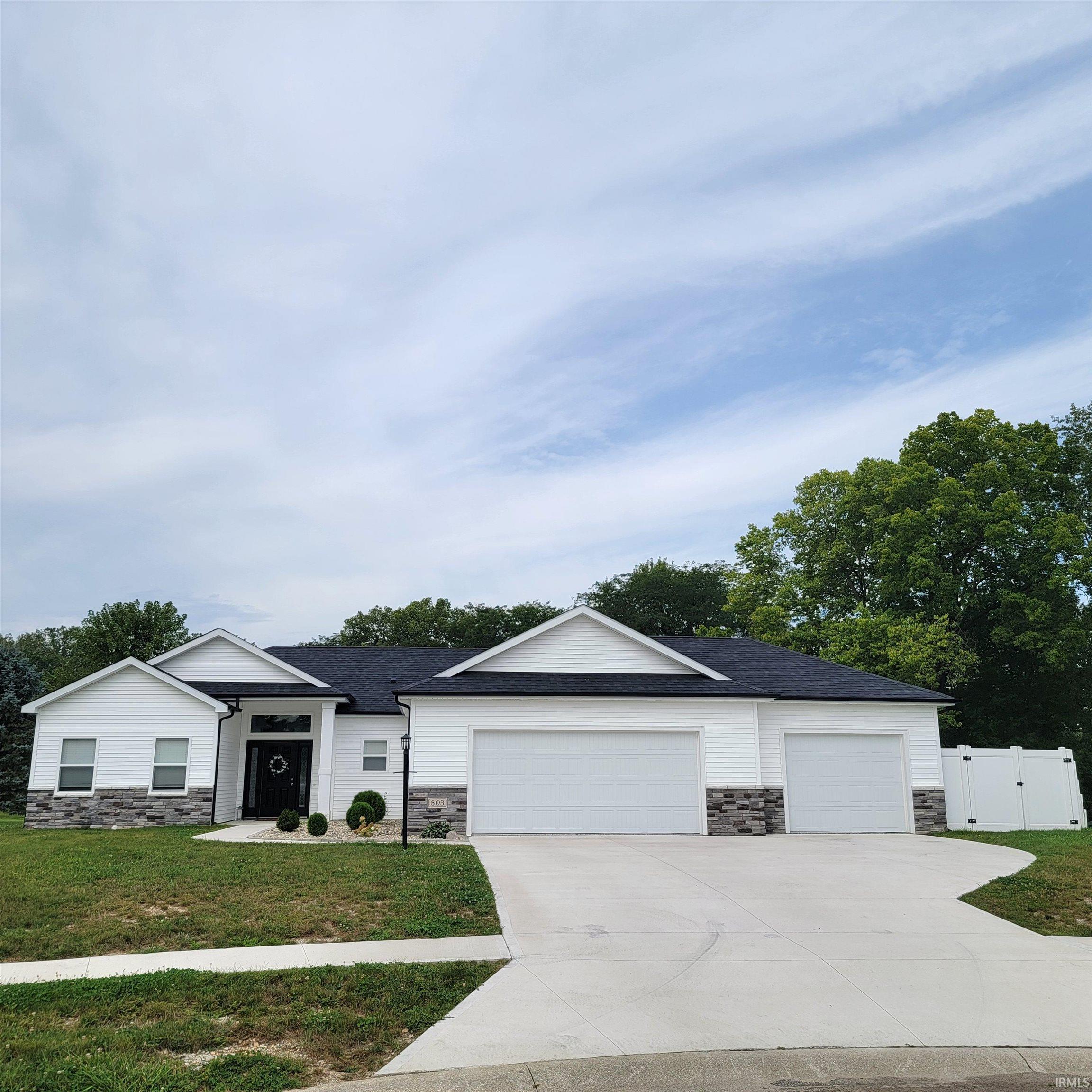 803 S Willow Cove Property Photo 1