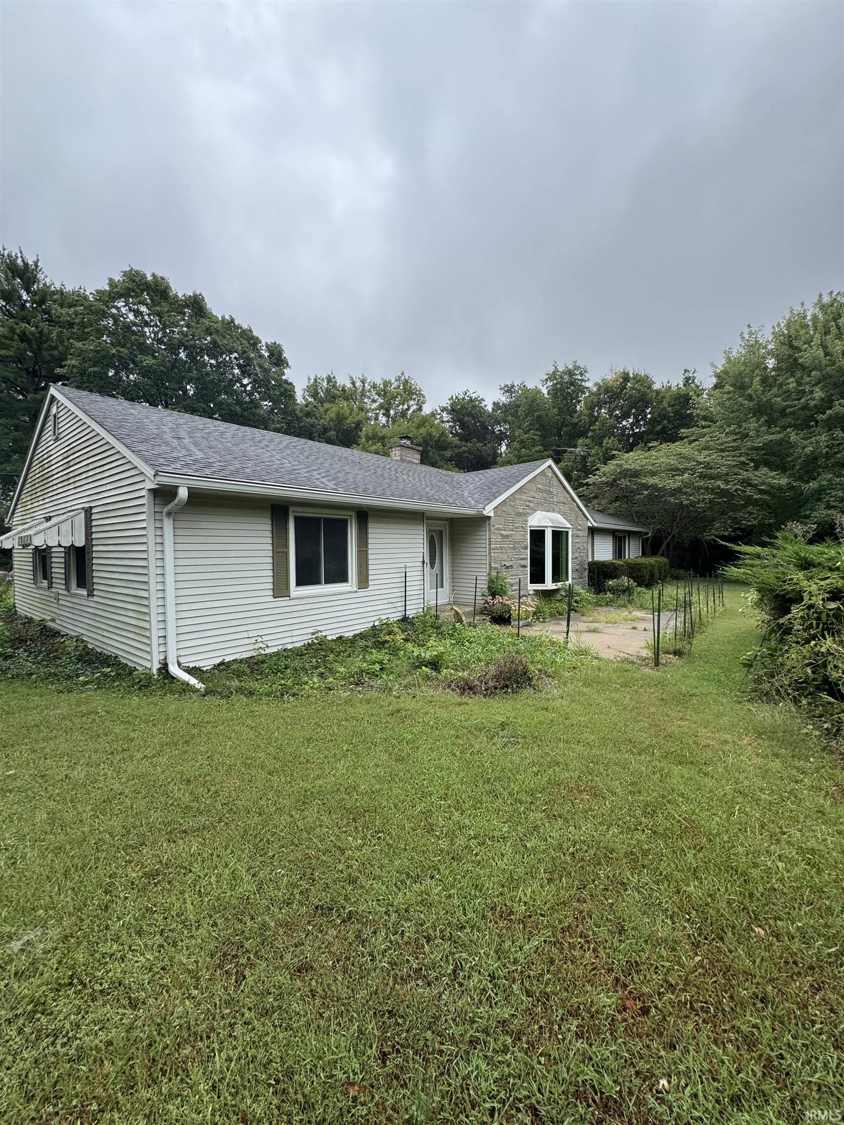3205 N Us Highway Property Photo 1