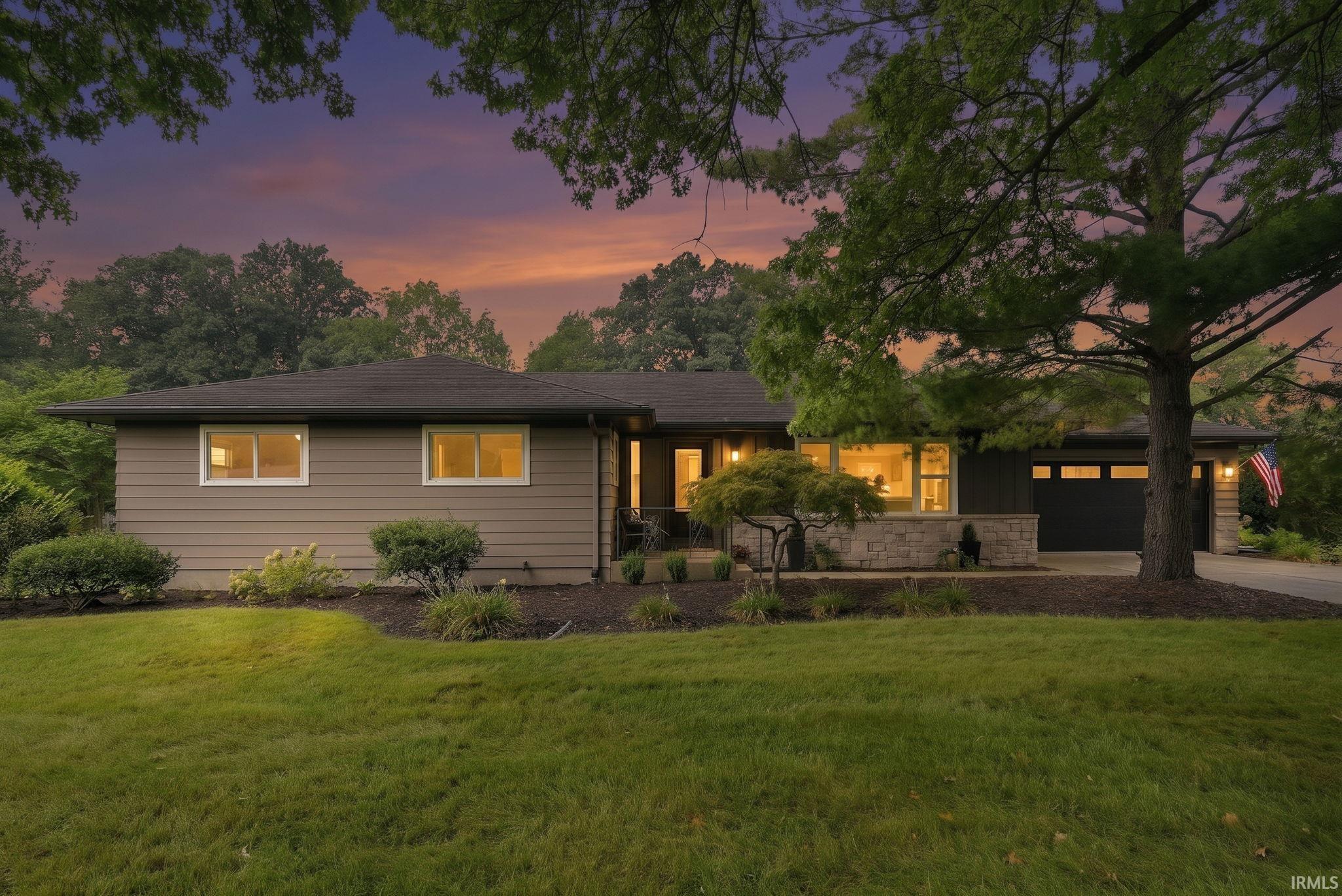 6216 W Hills Road Property Photo 1