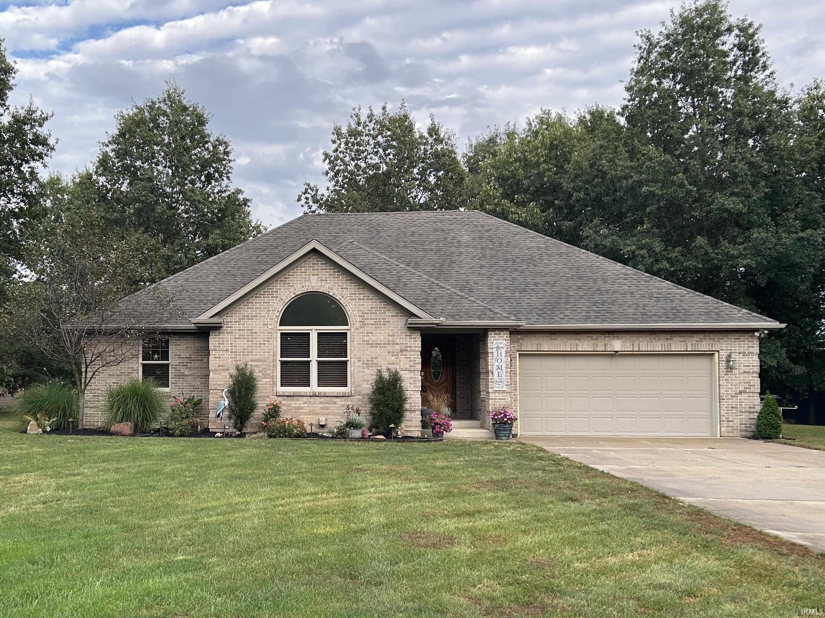 7555 Pine Trail Court Property Photo 1