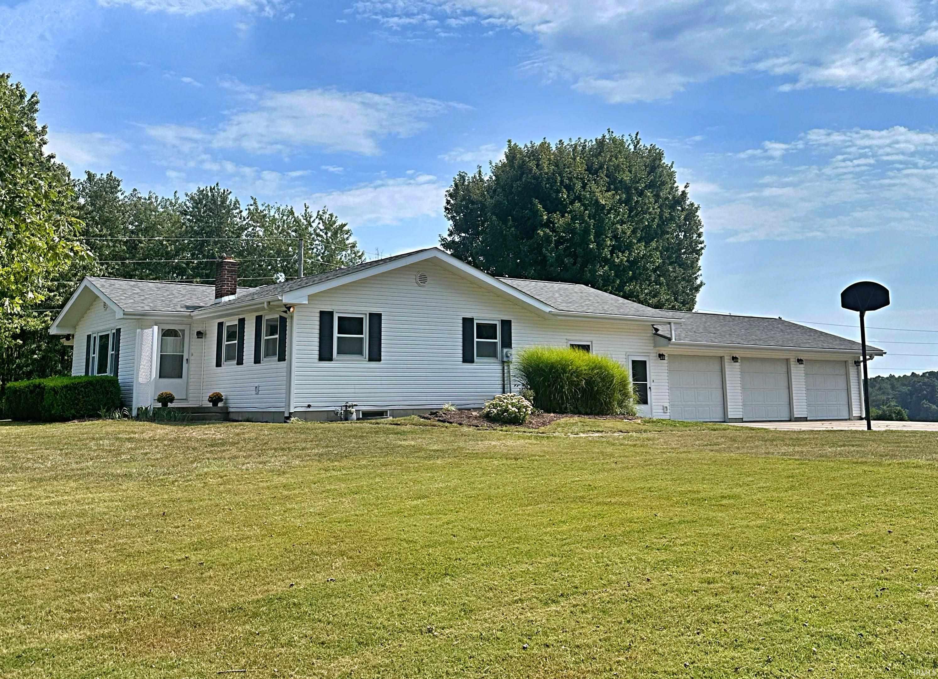 10112 Us Highway 231 Property Photo 1