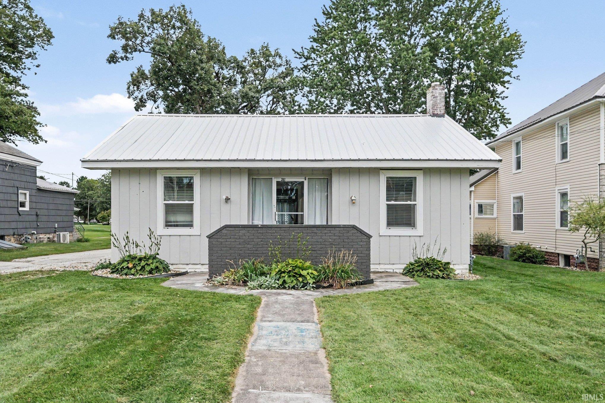 207 W Vistula Street Property Photo 1