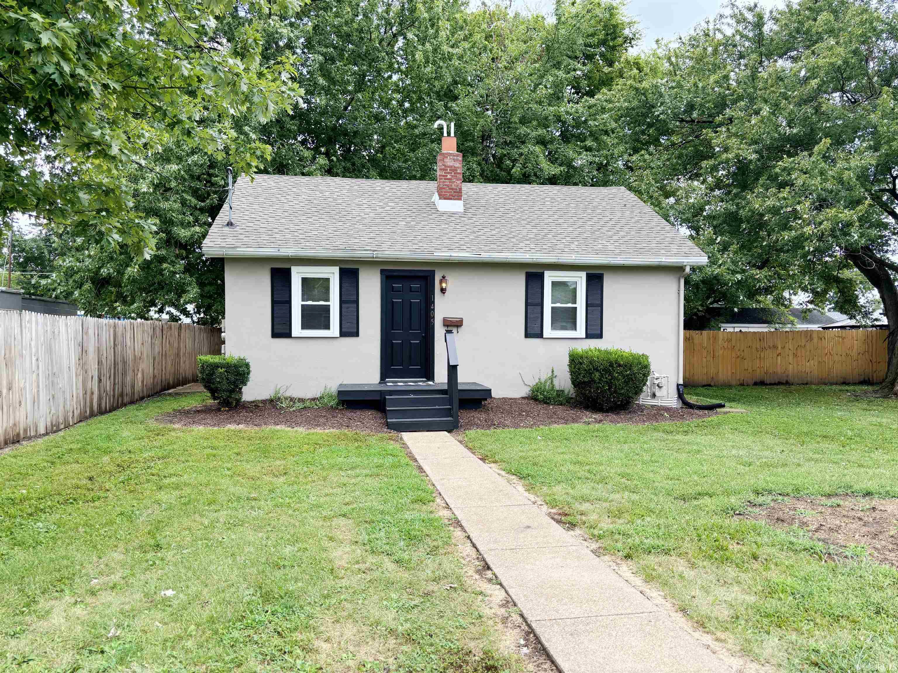 1405 E Oregon Street Property Photo 1