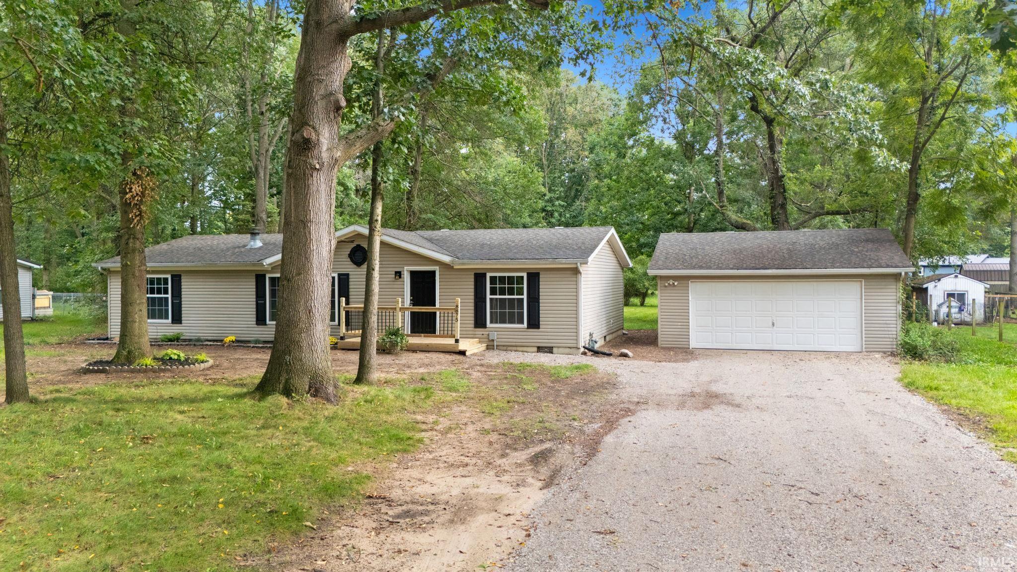8875 E 710 N Property Photo 1