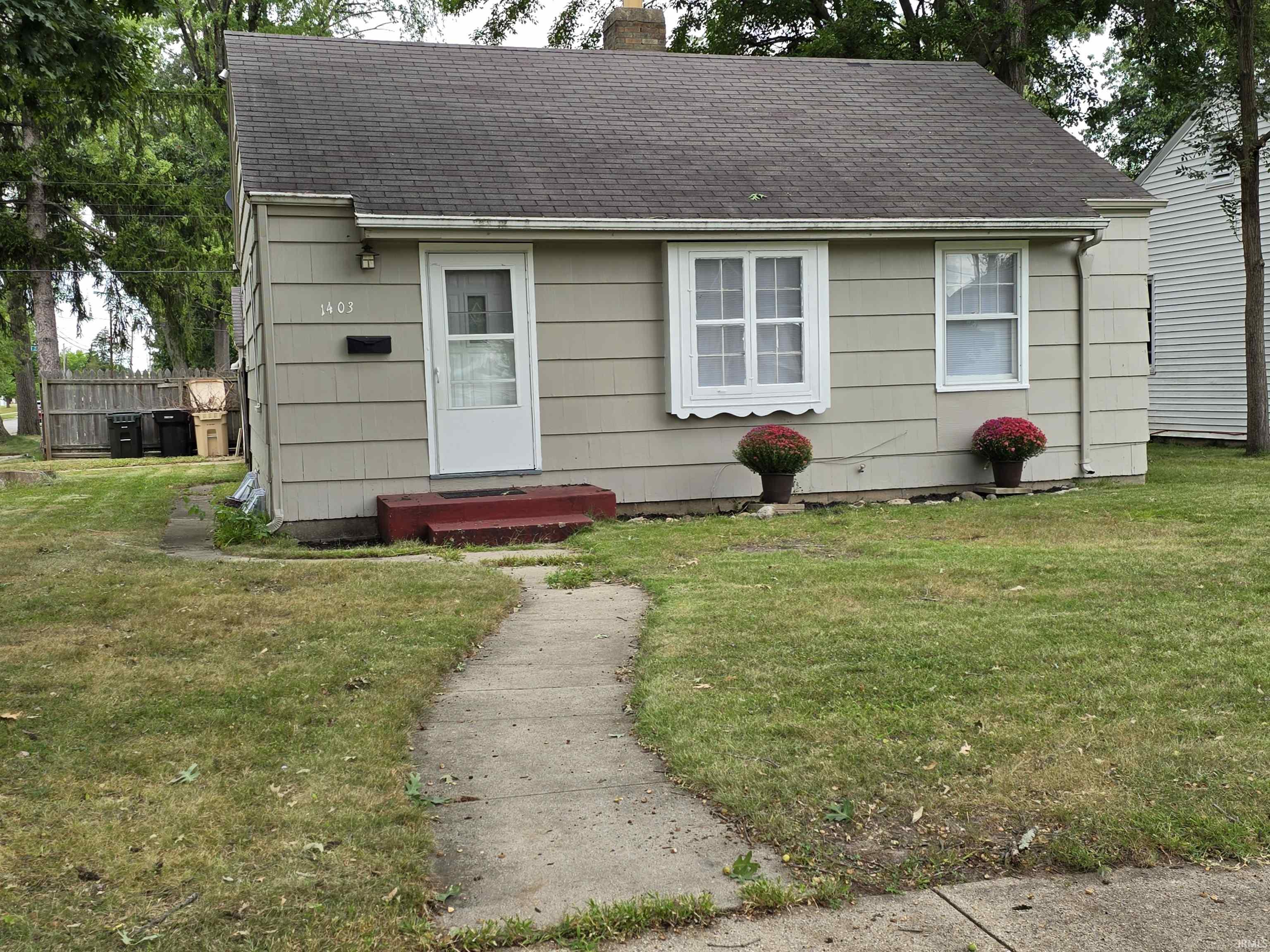 1403 E Sorin Street Property Photo 1
