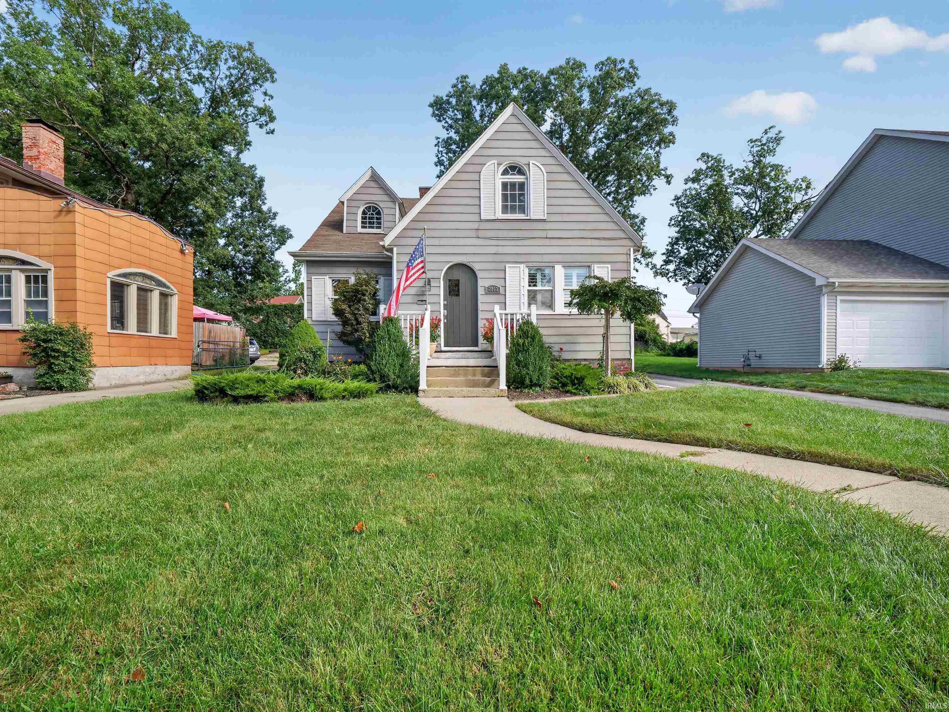 2013 Curdes Avenue Property Photo 1