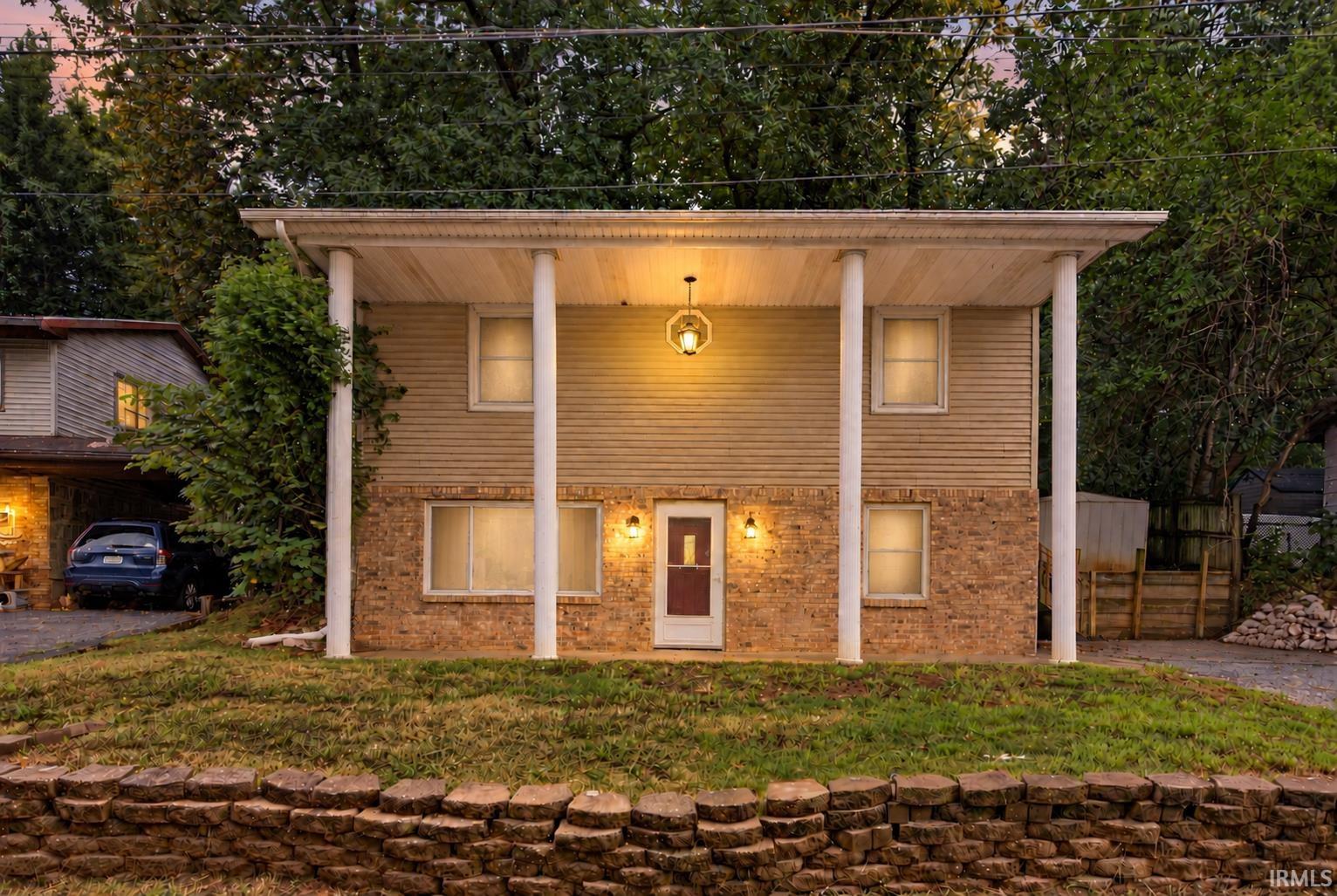 221 S Bosse Avenue Property Photo 1