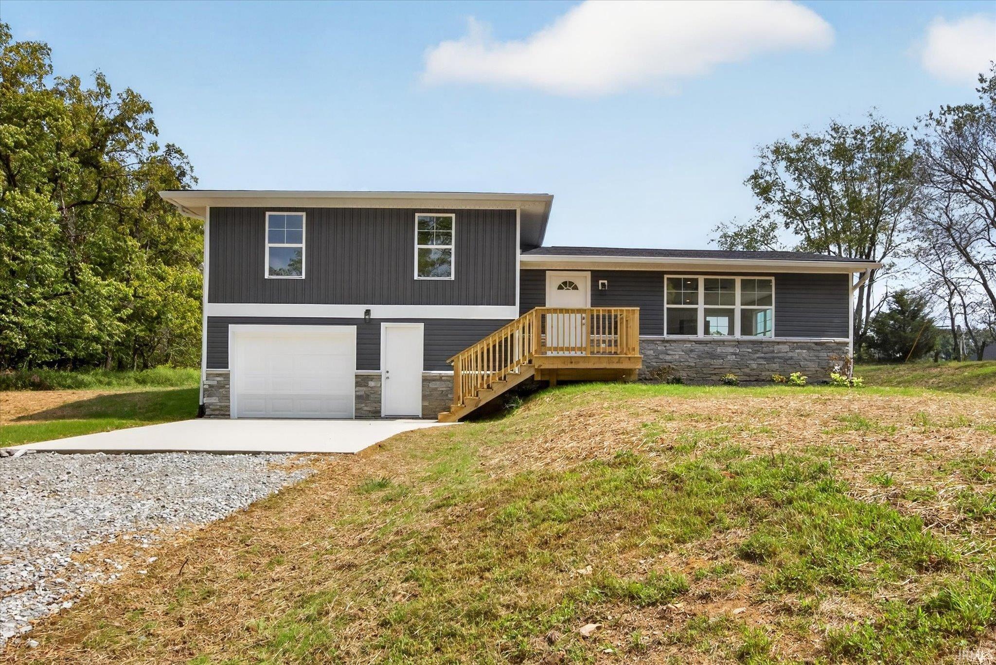 8803 S Rockport Road Property Photo 1