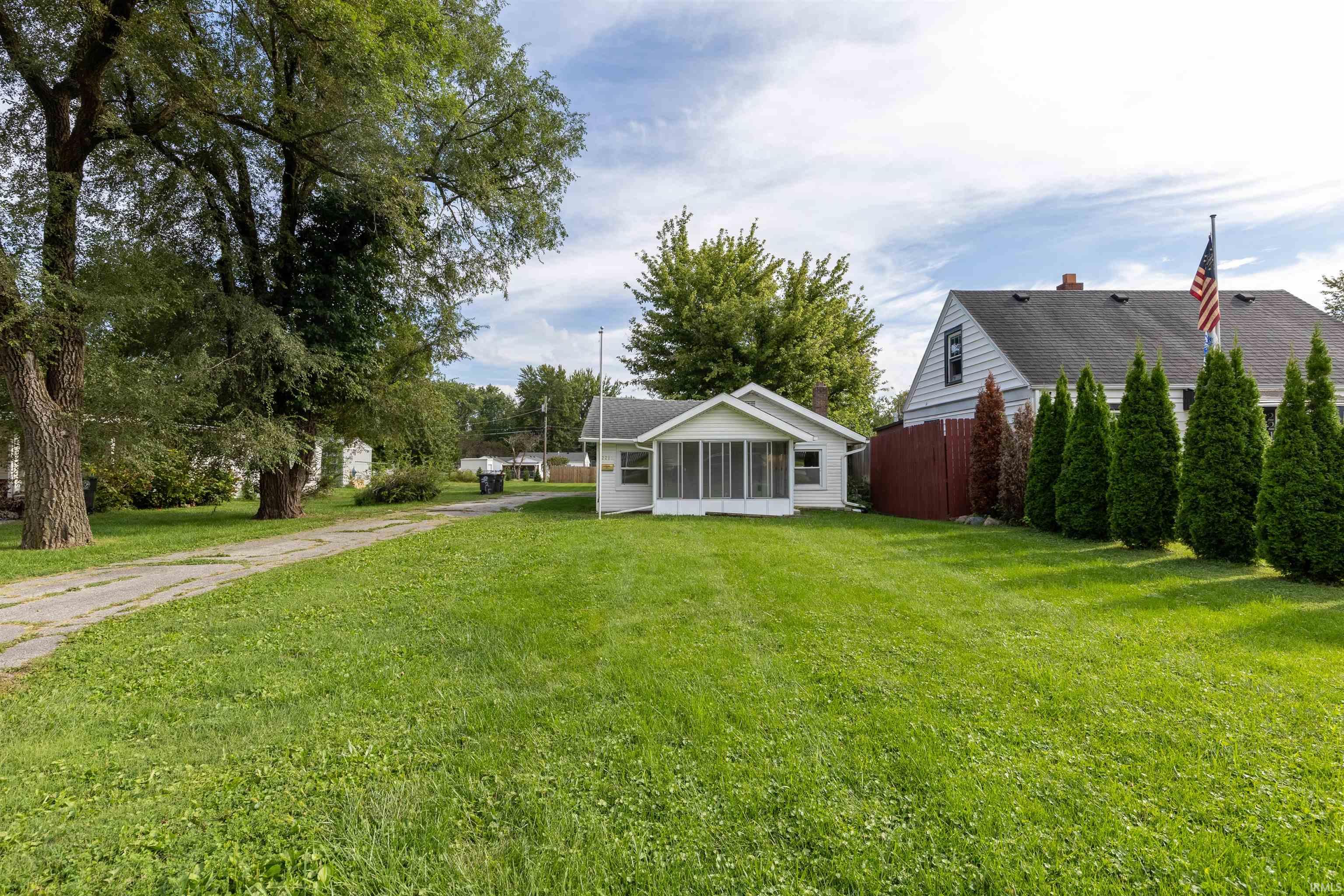 2215 Rehm Drive Property Photo 1