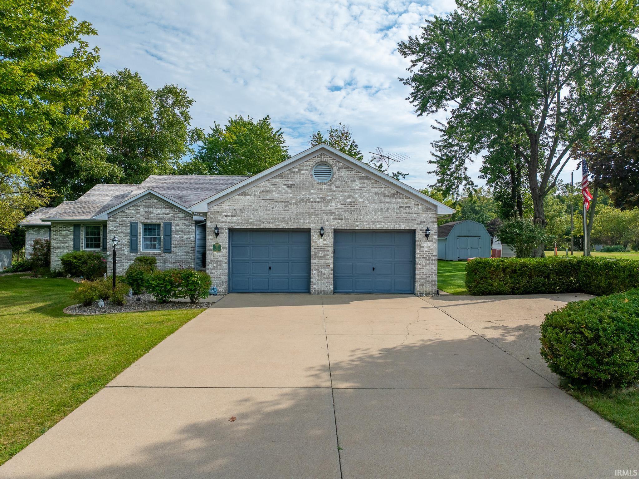 63 W Elm Street Property Photo 1