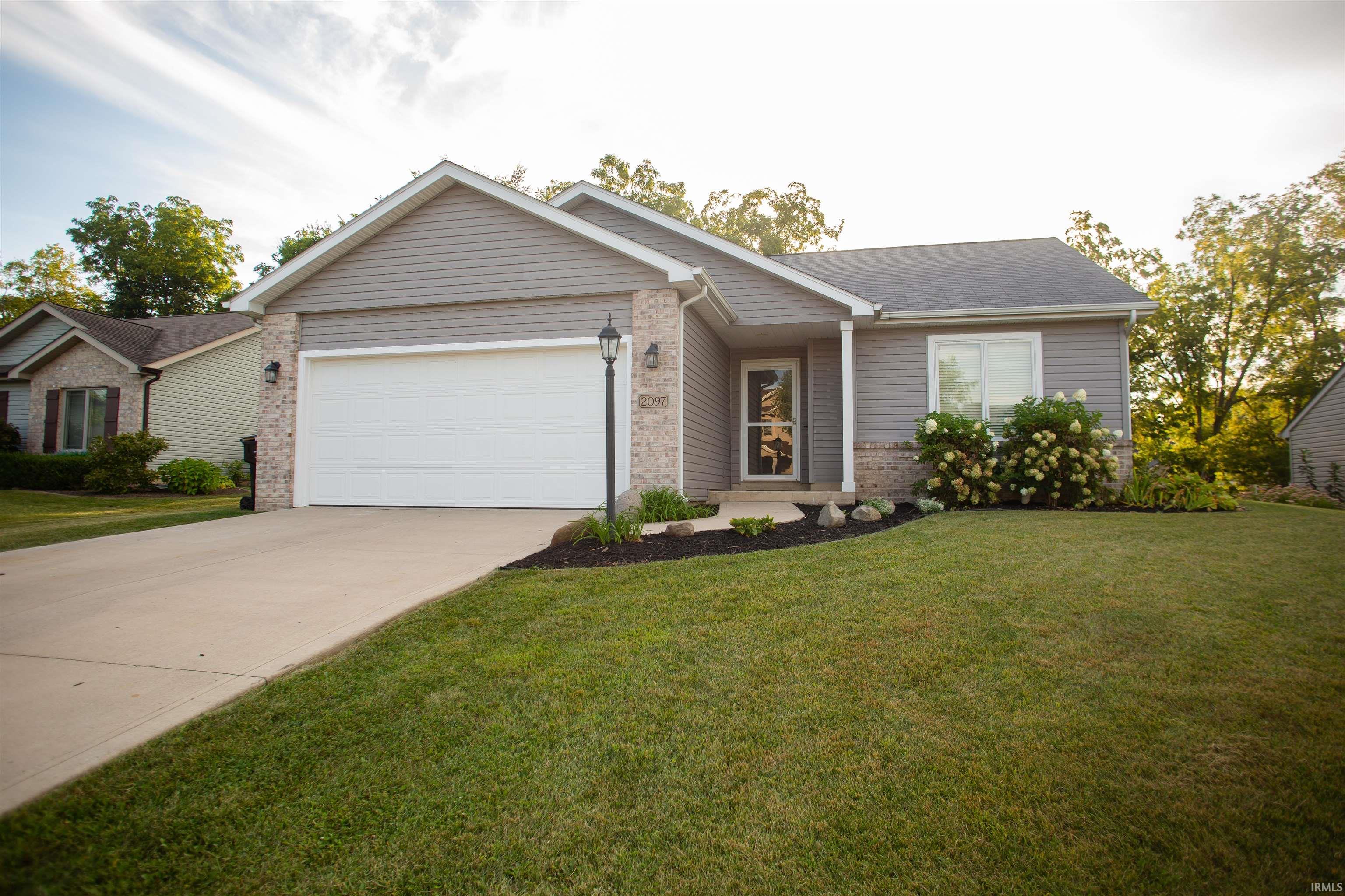 2097 Laurelwood Drive Property Photo 1