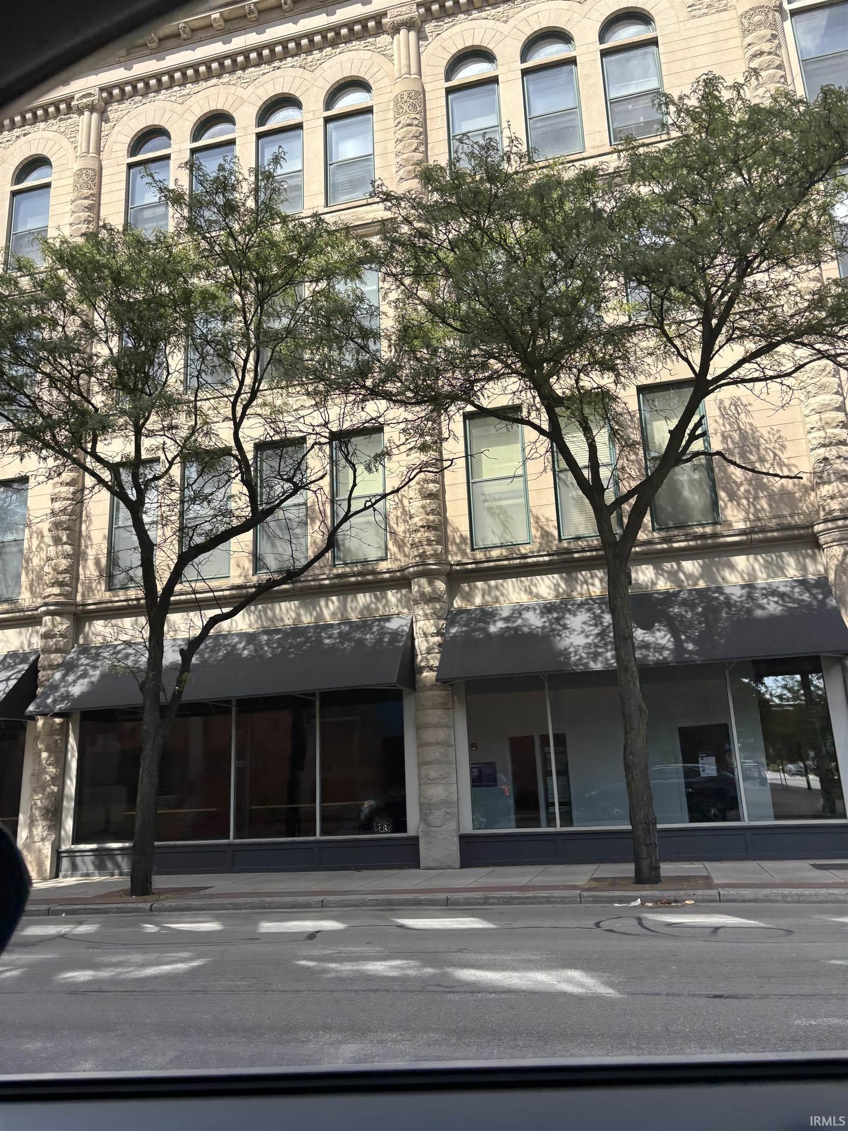 112 W Washington Boulevard Property Photo 1